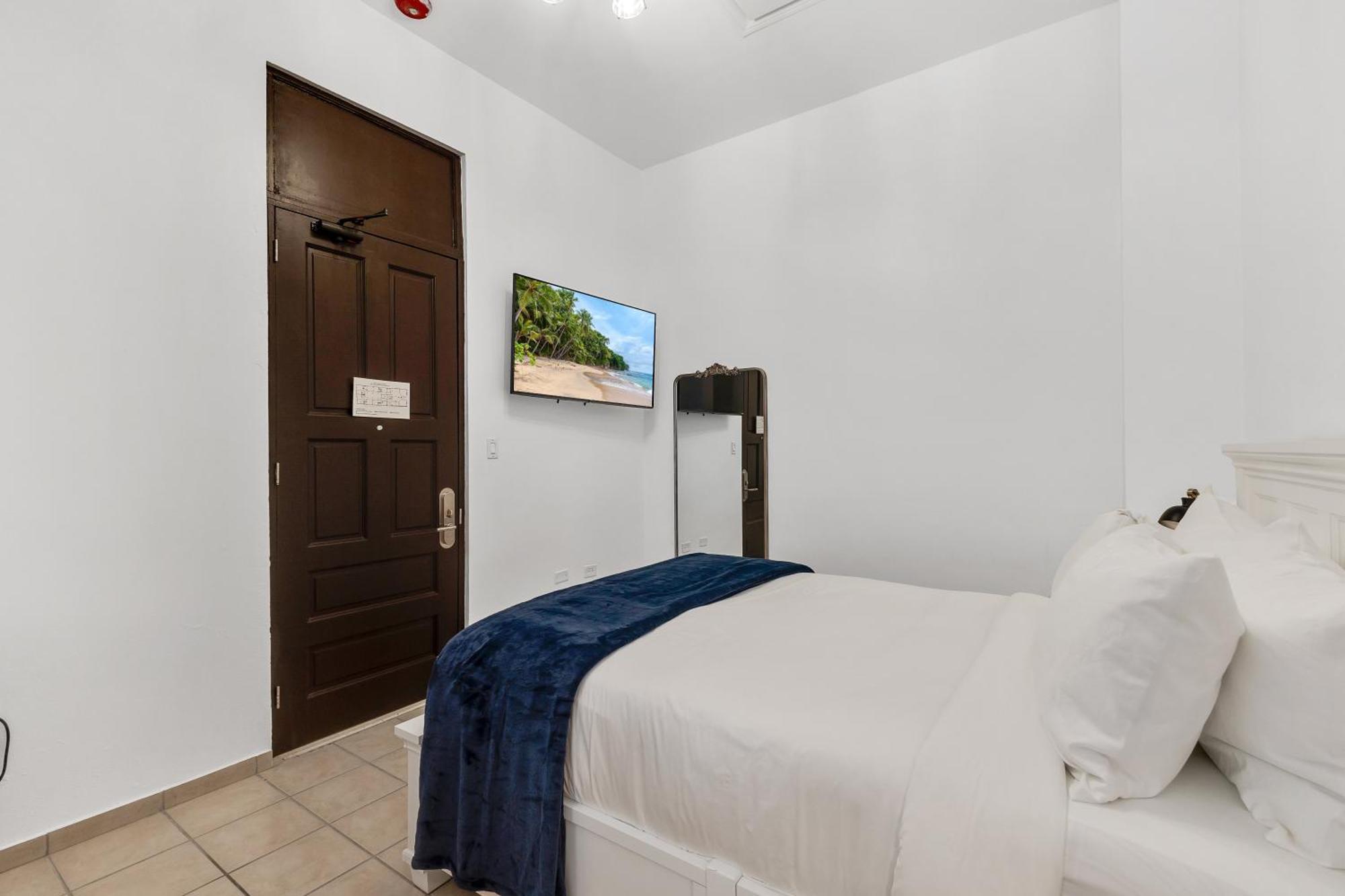 Hotel Armas