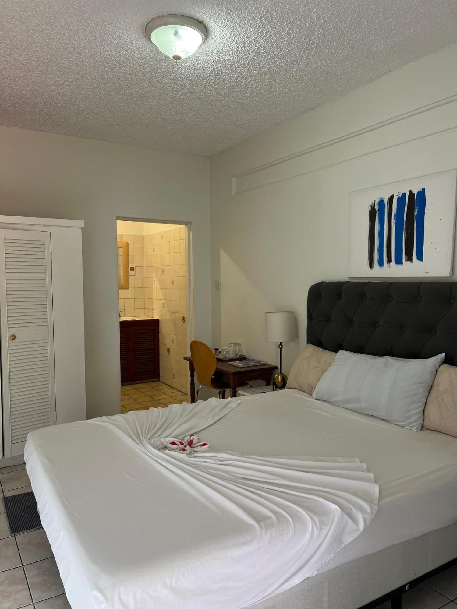 Seaview Apartel Capsule hotel Castries