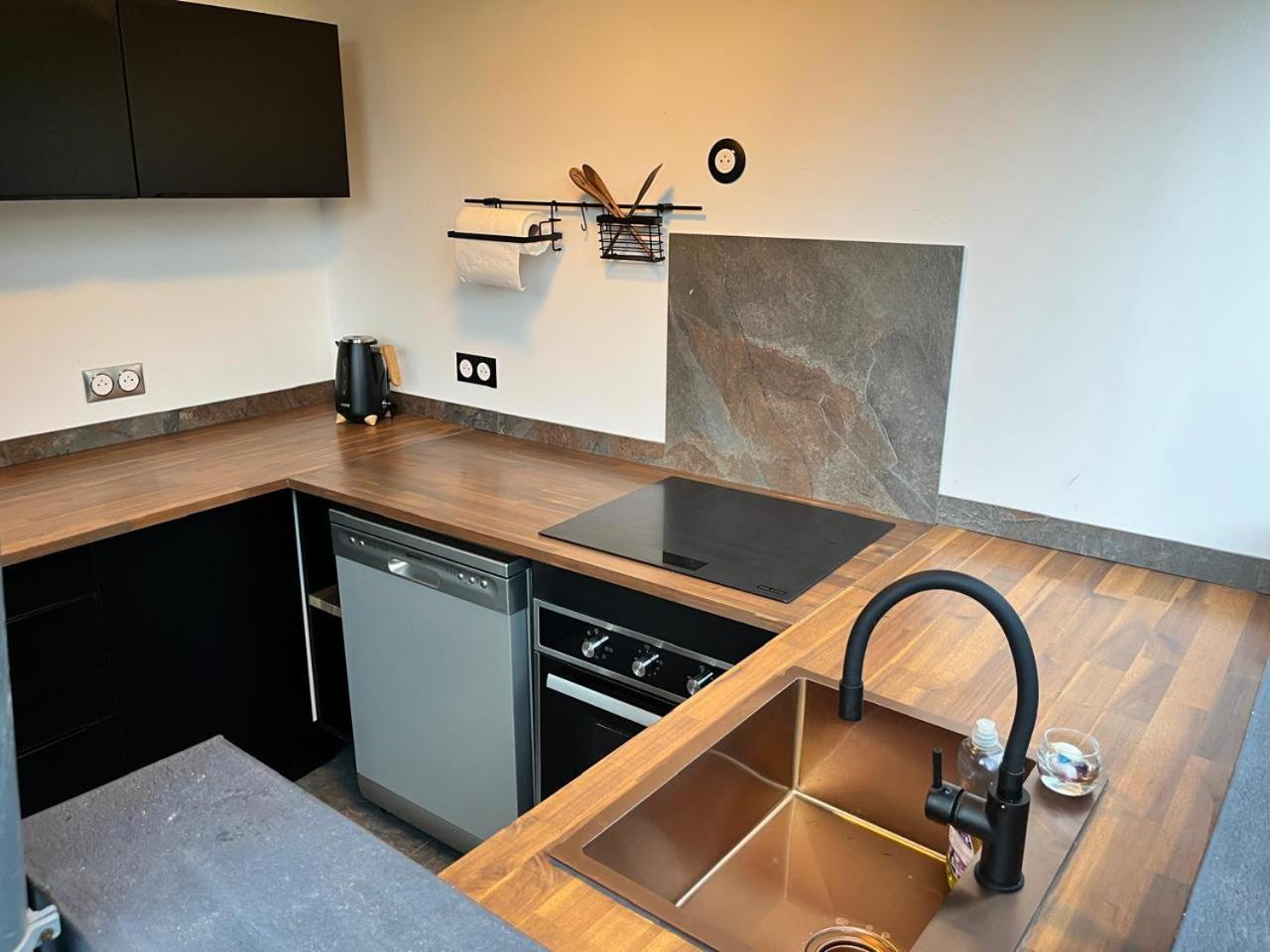 Apartment And By O'kalm