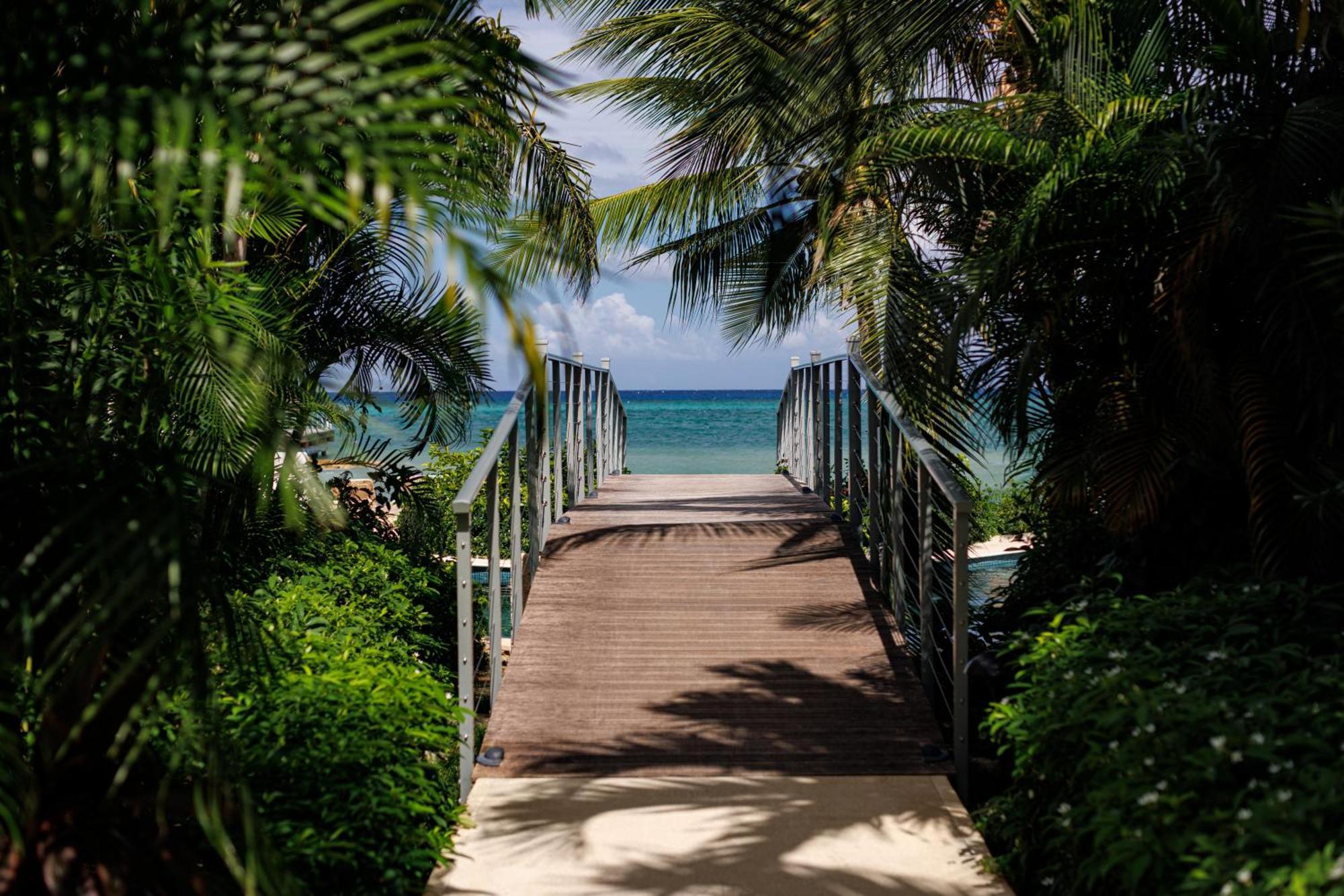 Sandals All Inclusive - Couples Only (adults Only) Montego Bay