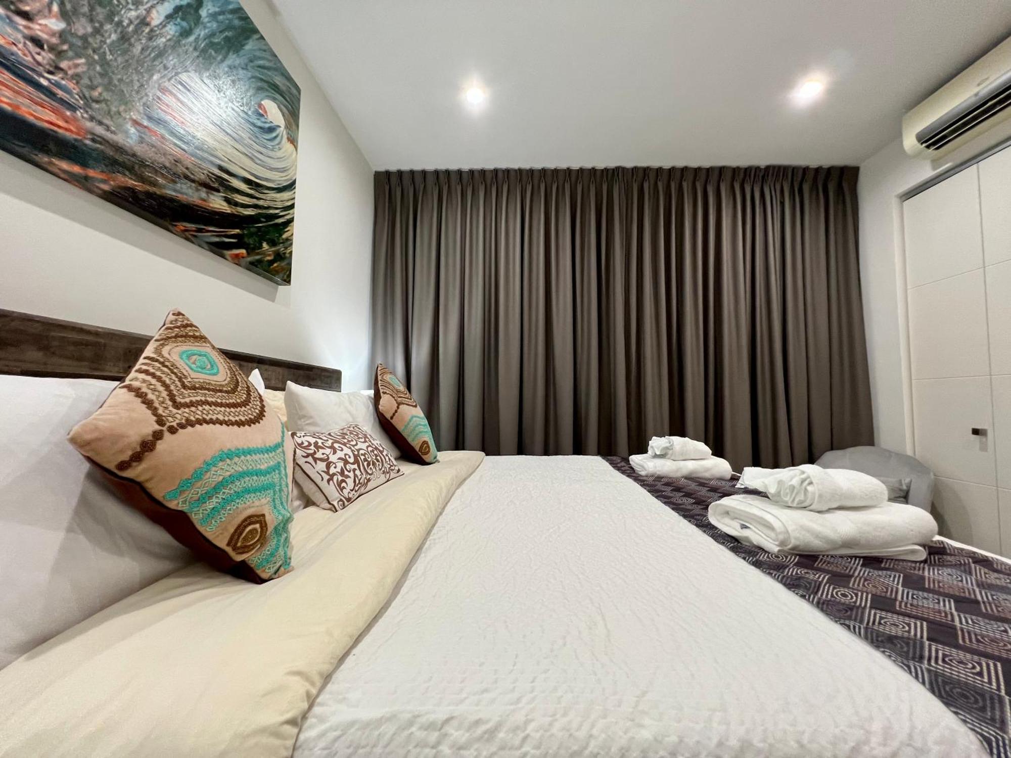 The Cove - Condo Hotel - Palm Beach Strip