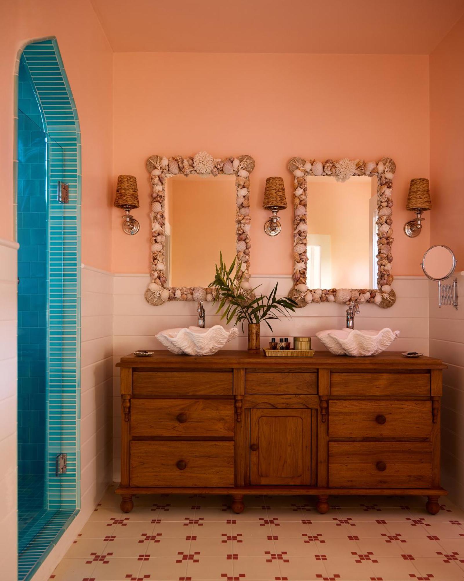 Coral Sands & Hotel