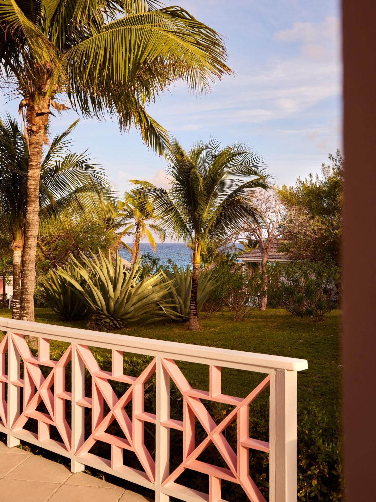 Coral Sands & Hotel Dunmore Town