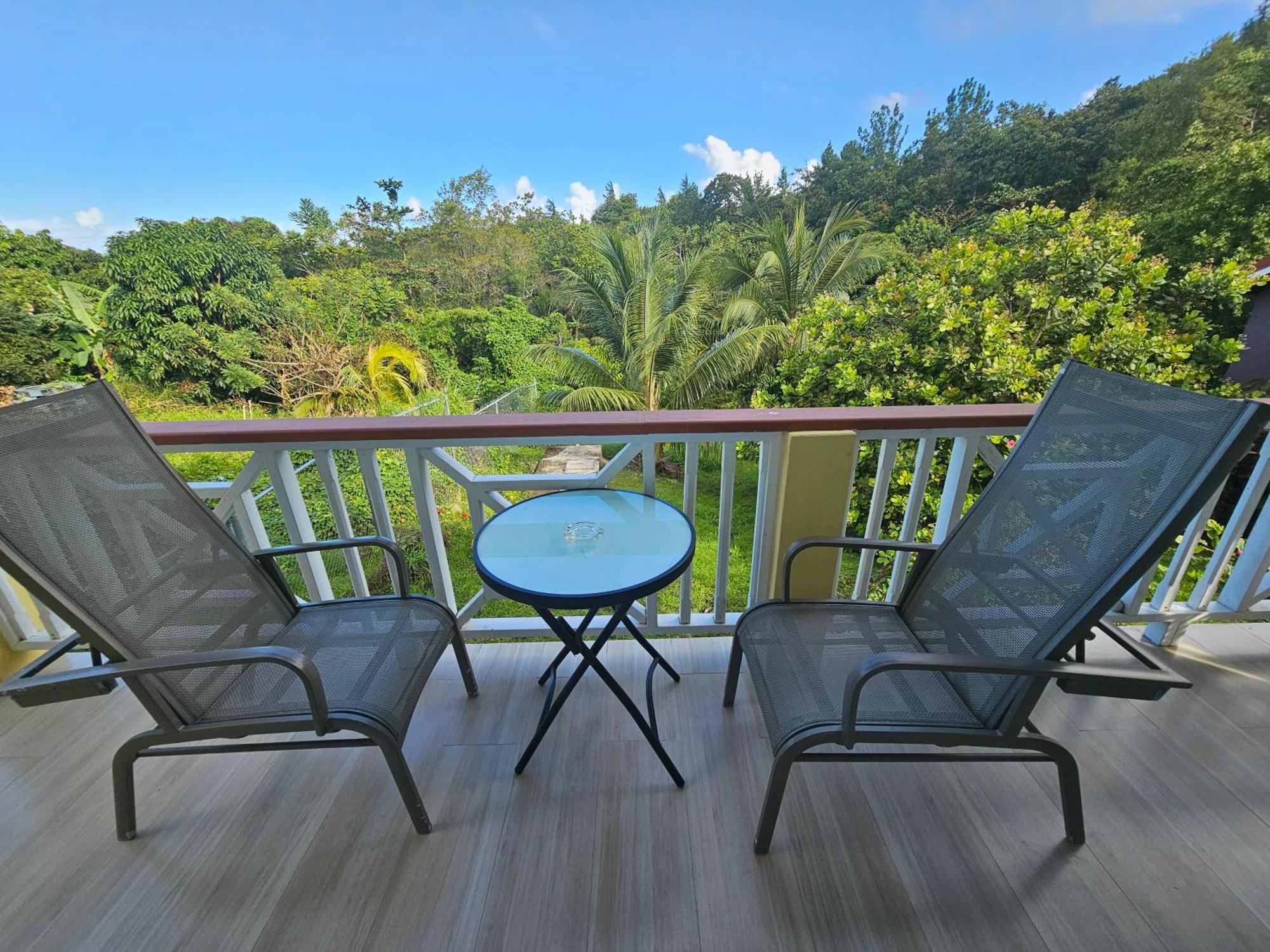 Royal Escape - 2 * Anse La Raye
