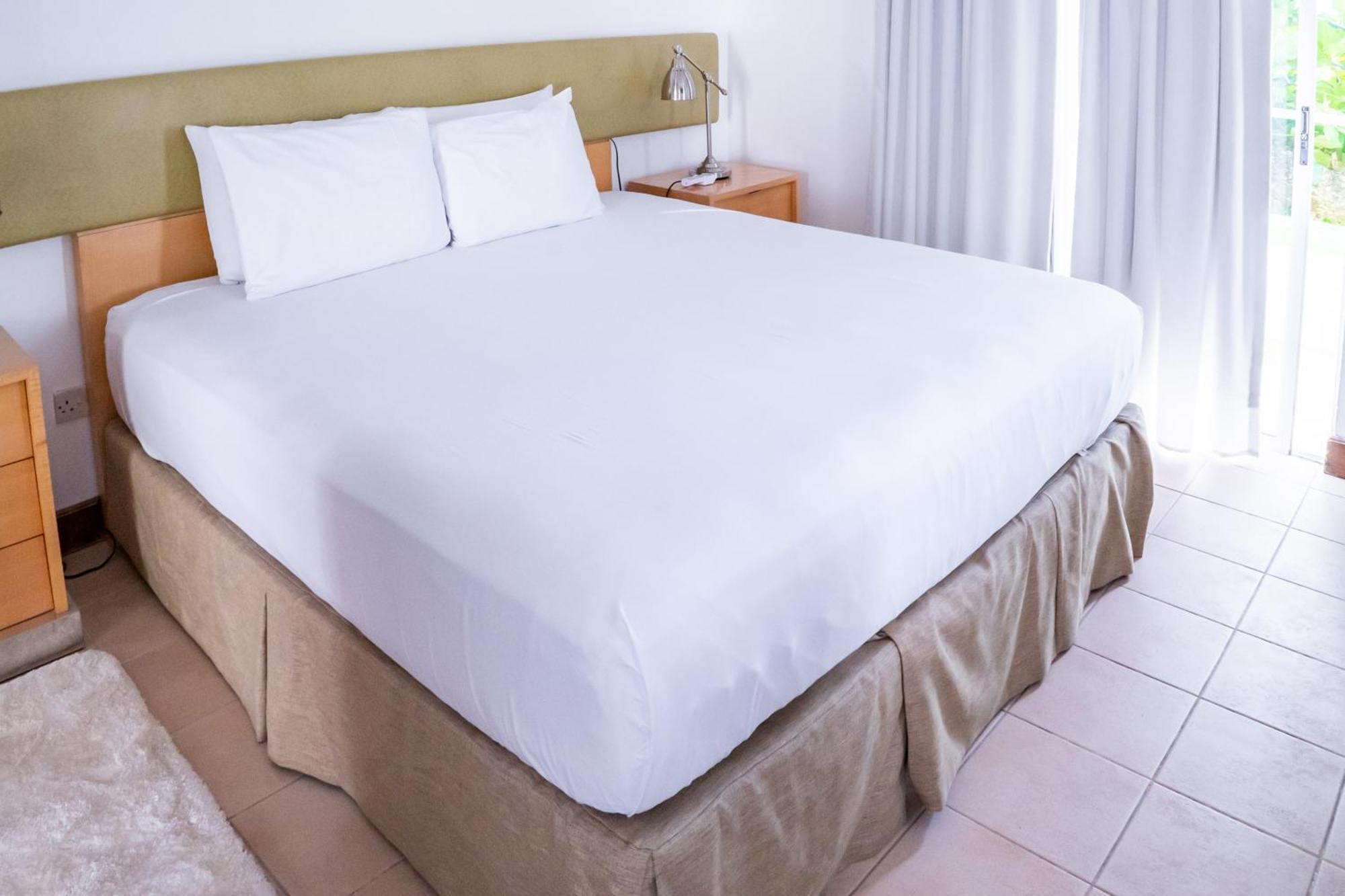 Ocean's Edge Restaurant & Bar Hotel Roseau