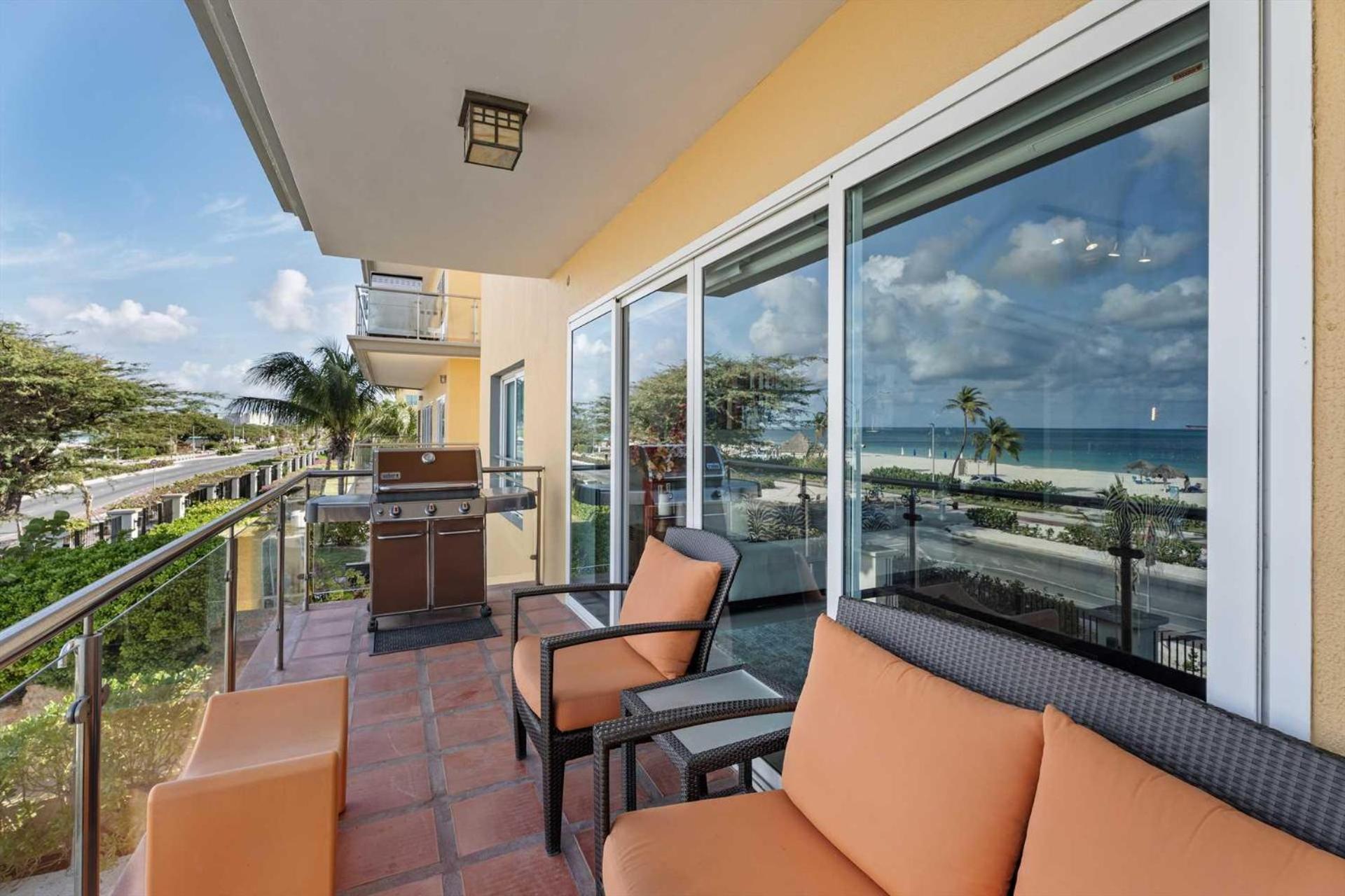 Holiday home Beachfront-adults Only-majestic View 3brcondo-e221