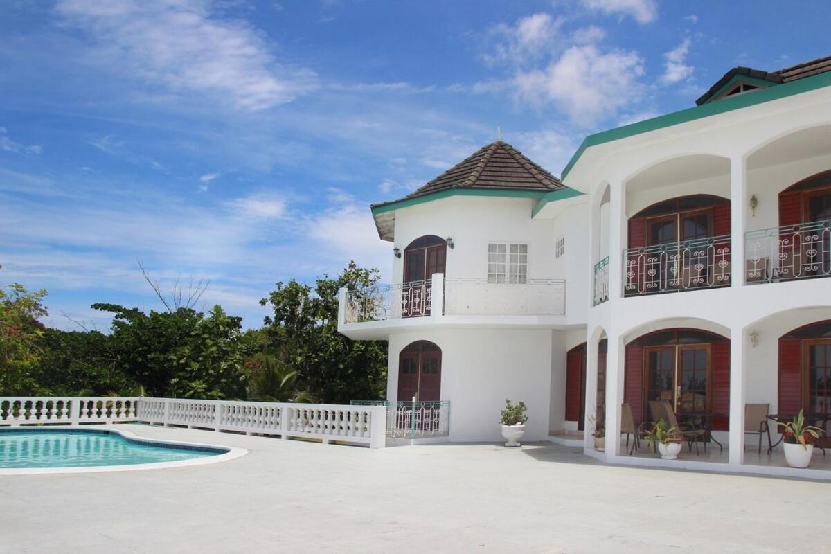 Pousada Grand - 9-bedroom Luxury Retreat With Olympic Sized Pool *