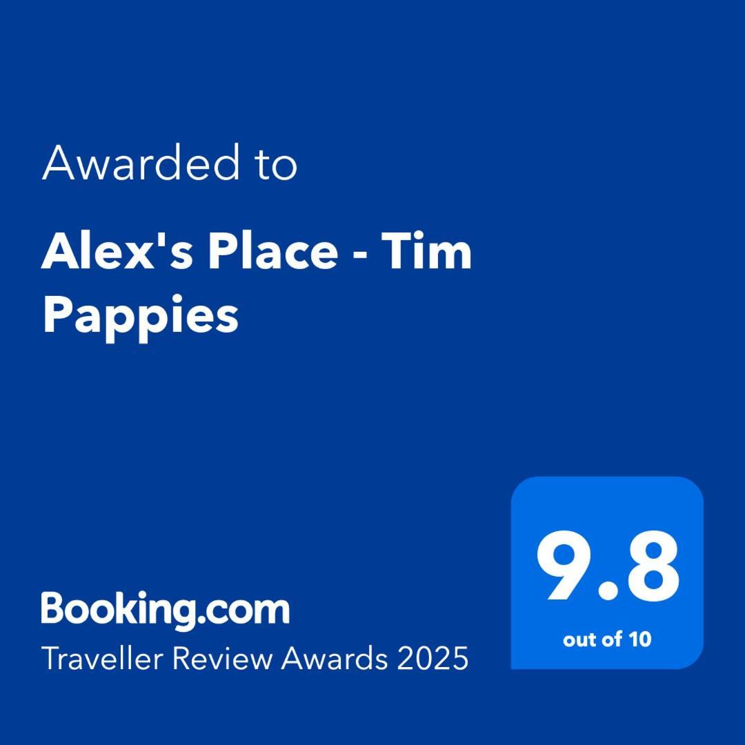Alex's Place - Tim Pappies Apartment