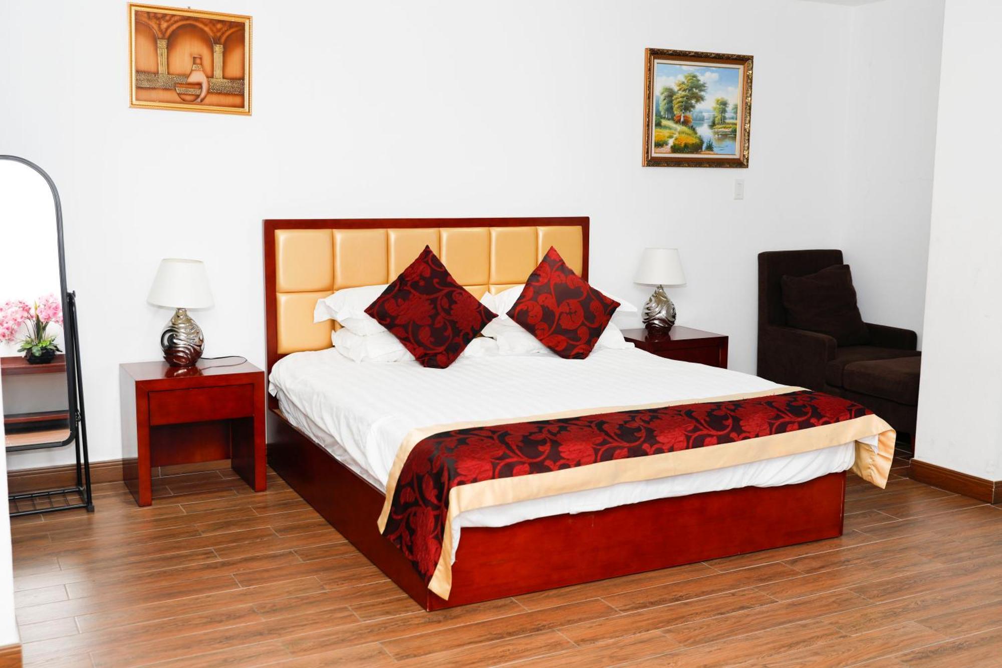 Kings Pavilion Hotel