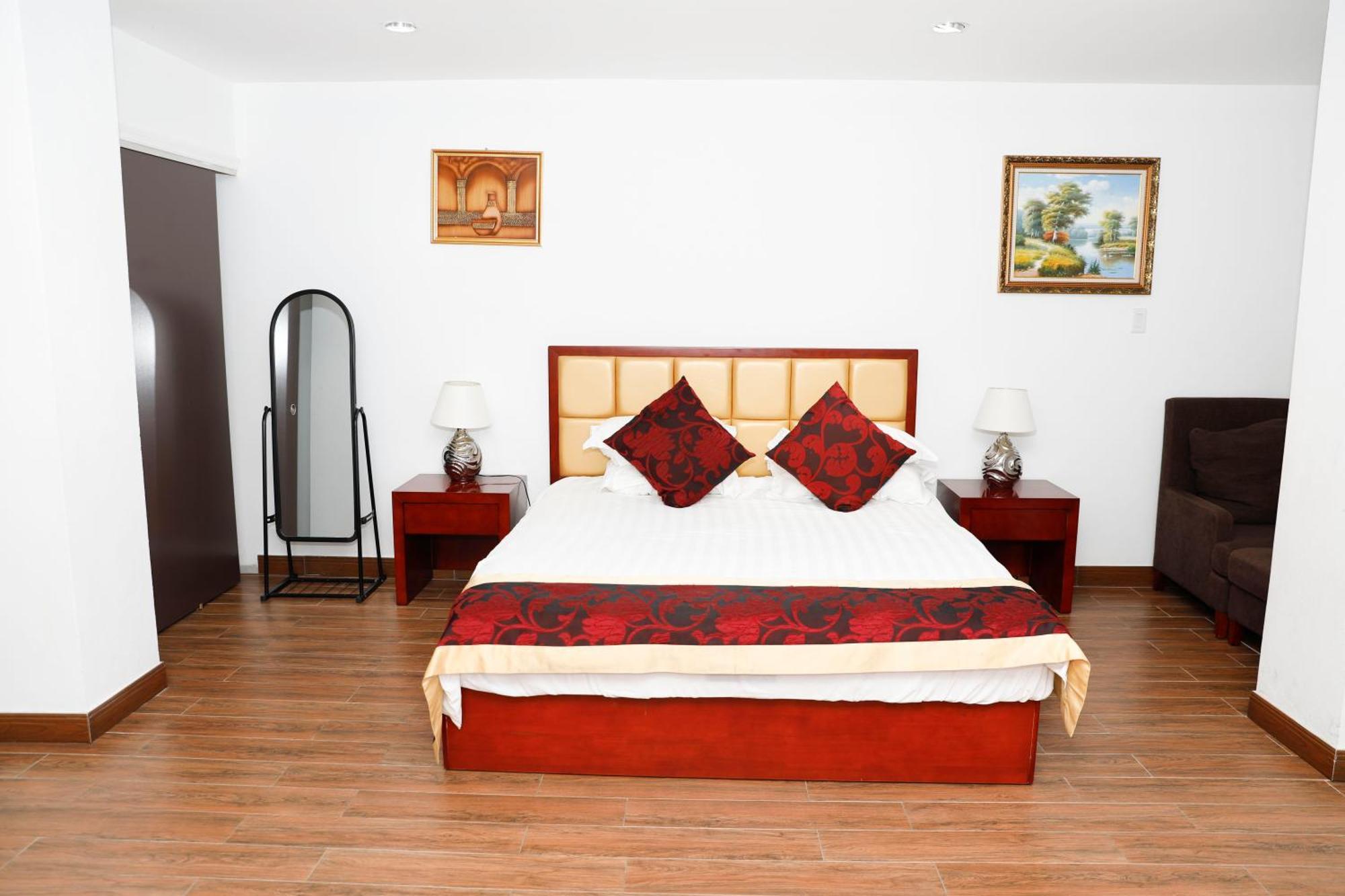 Kings Pavilion Hotel