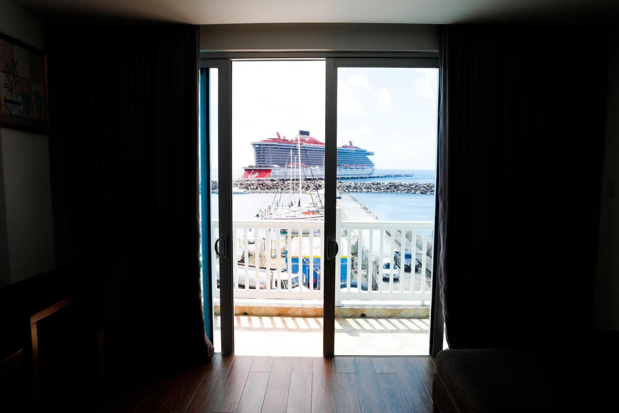 Kings Pavilion Hotel