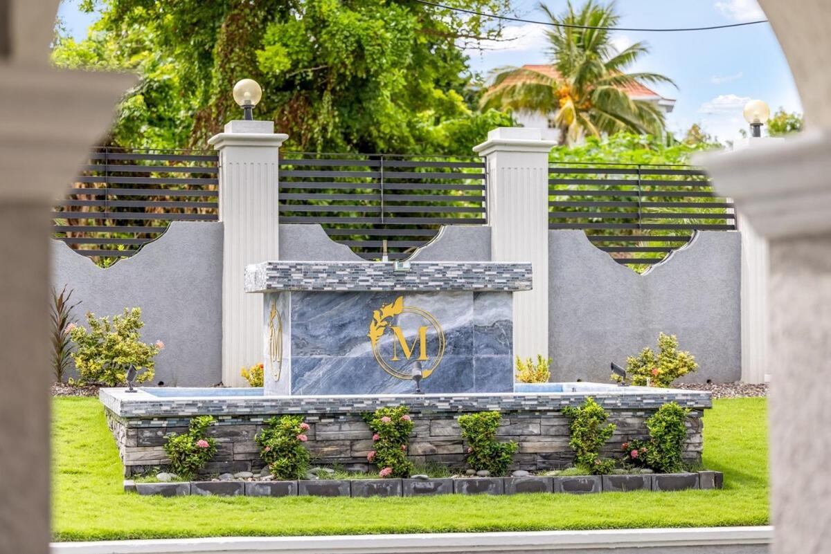 La Moderna Montego Bay