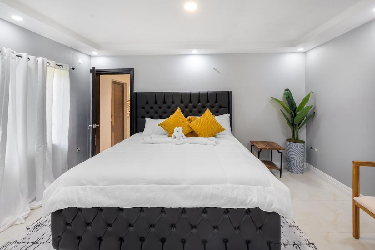La Moderna Villa Montego Bay