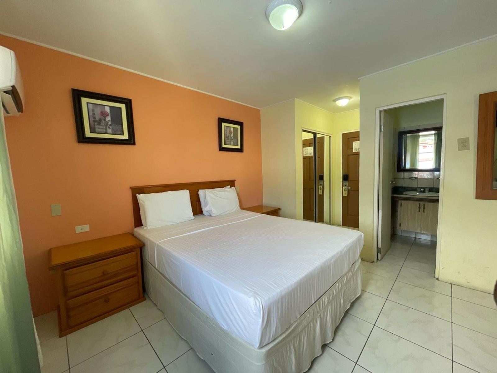 Seaview Hotel 3*