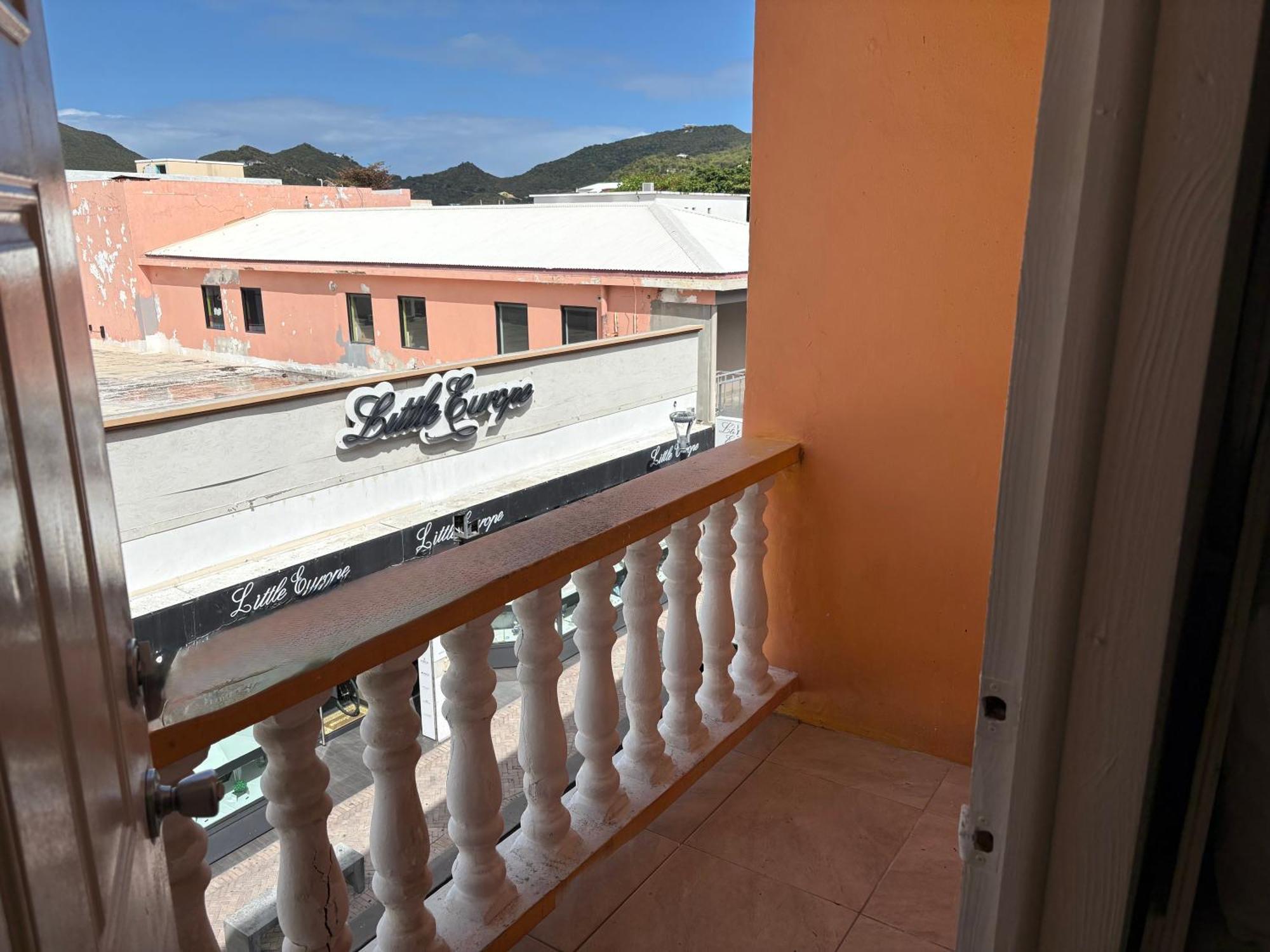 Seaview Hotel 3*