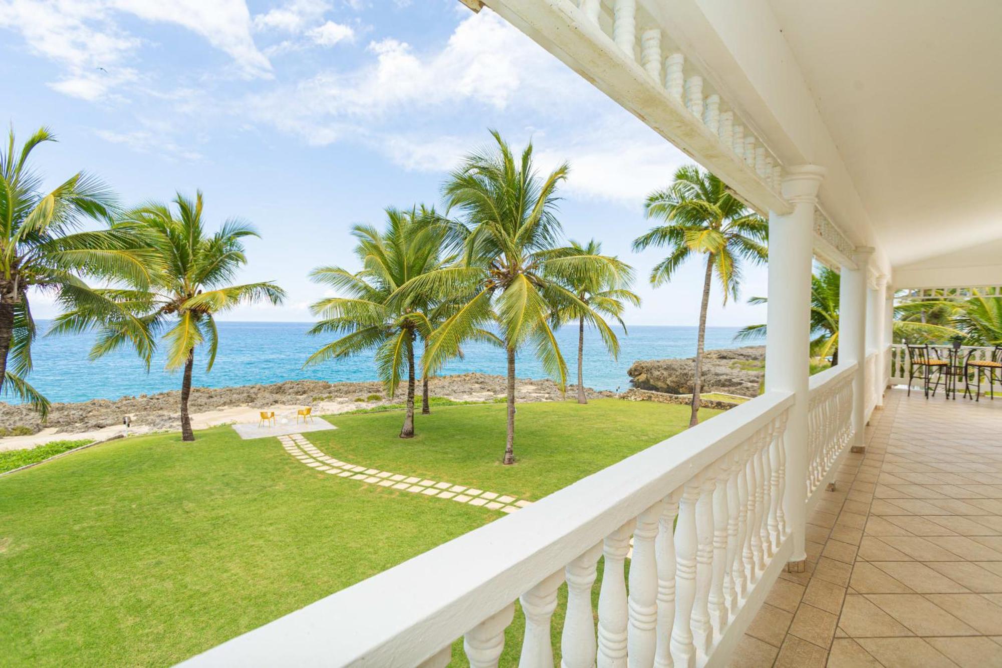 Villa Luxury Oceanfront With Amazing Views Sosua