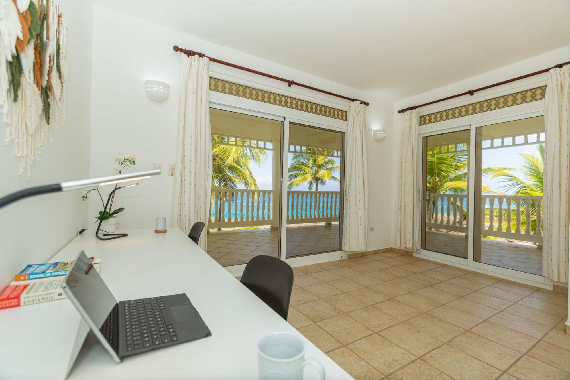 Villa Luxury Oceanfront With Amazing Views