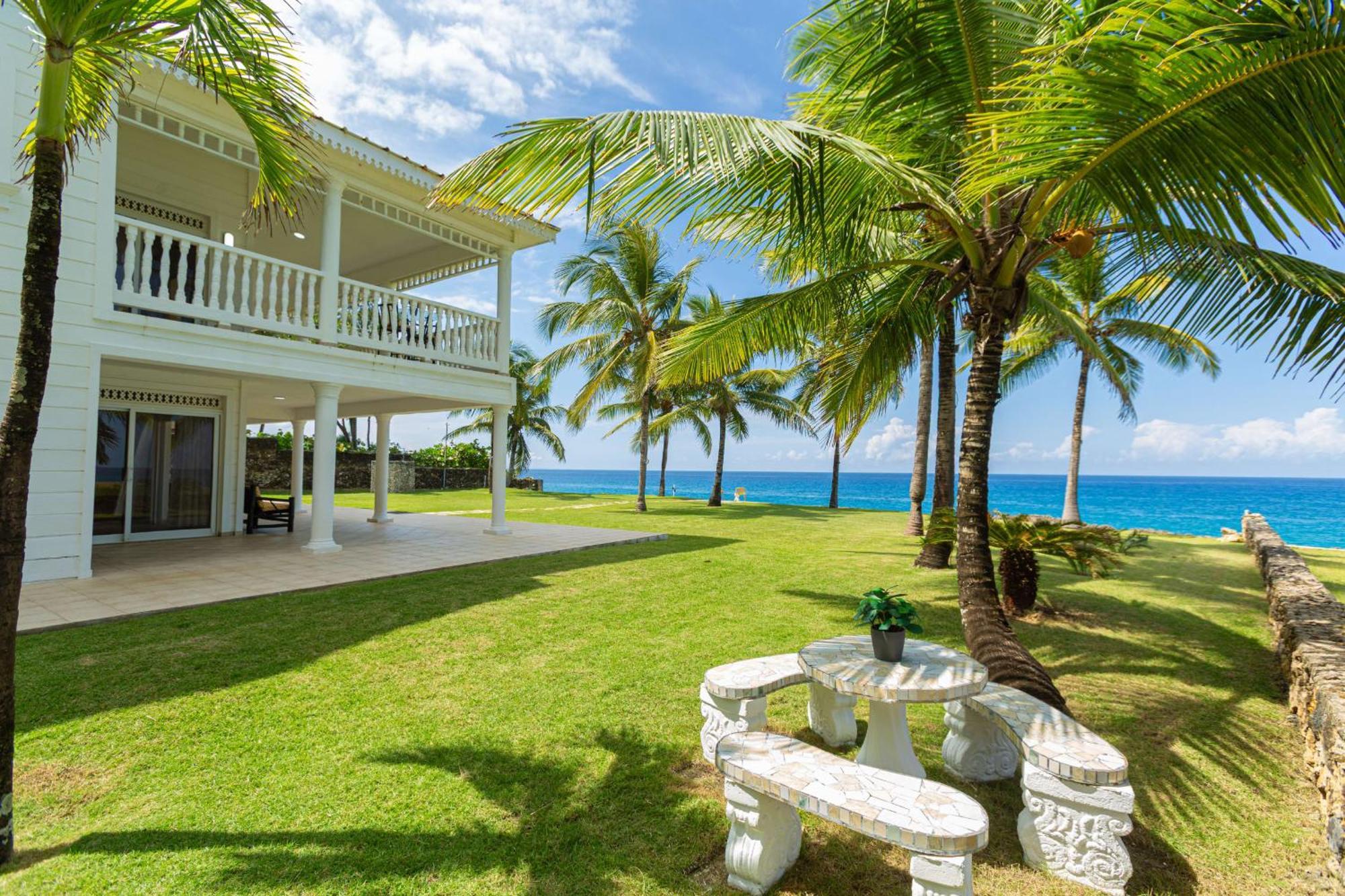 Villa Luxury Oceanfront With Amazing Views Sosua