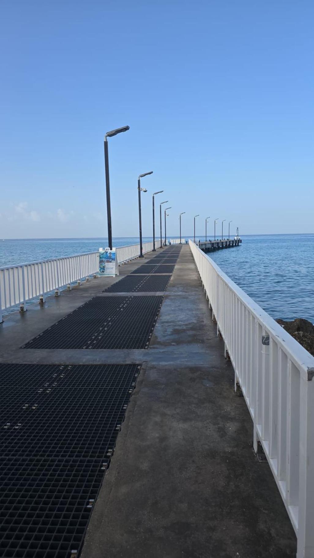 Seashades 2br 1 Full And 1 Half Bathrooms With Pool Close To Sleeps 4 Christ Church