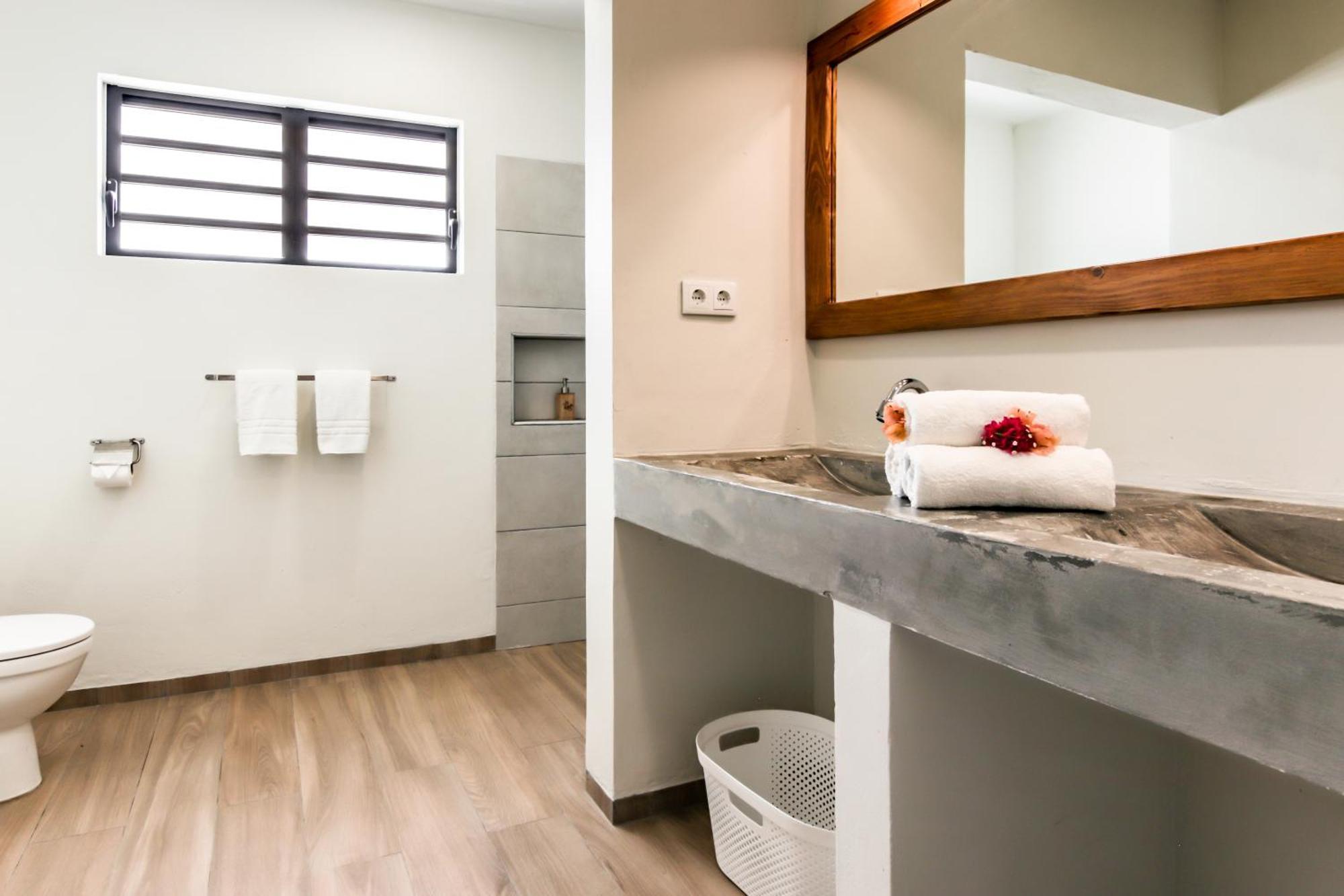 Lodge Abc Curacao *