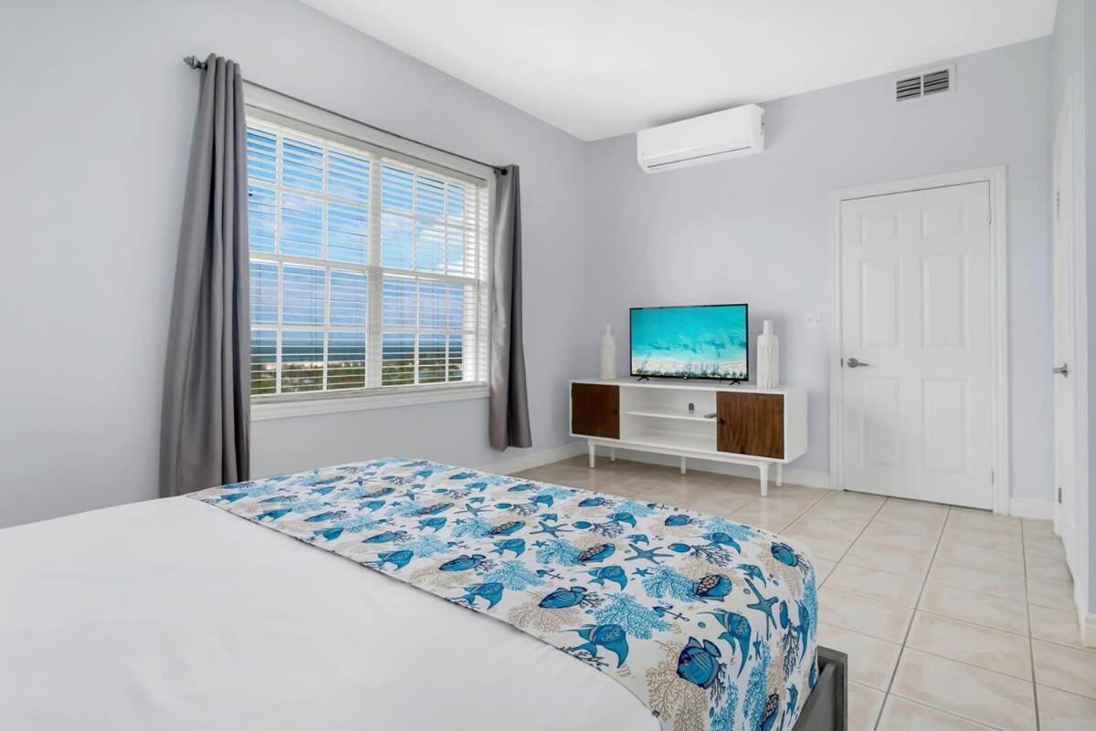 Penthouse Breathtaking Views Outdoor Terrace Apartment The Bight Settlements