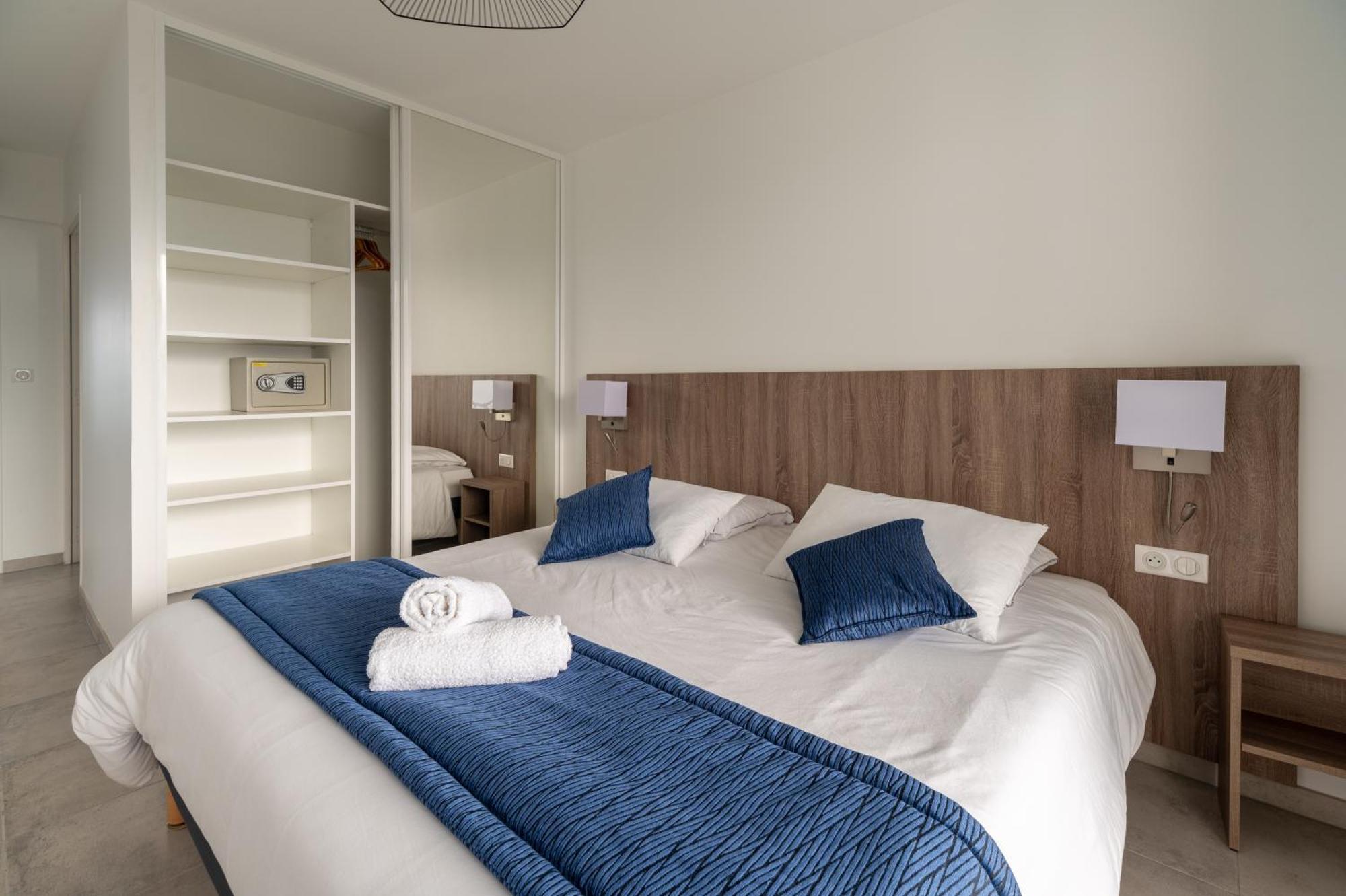 Marina Aparthotel 4*