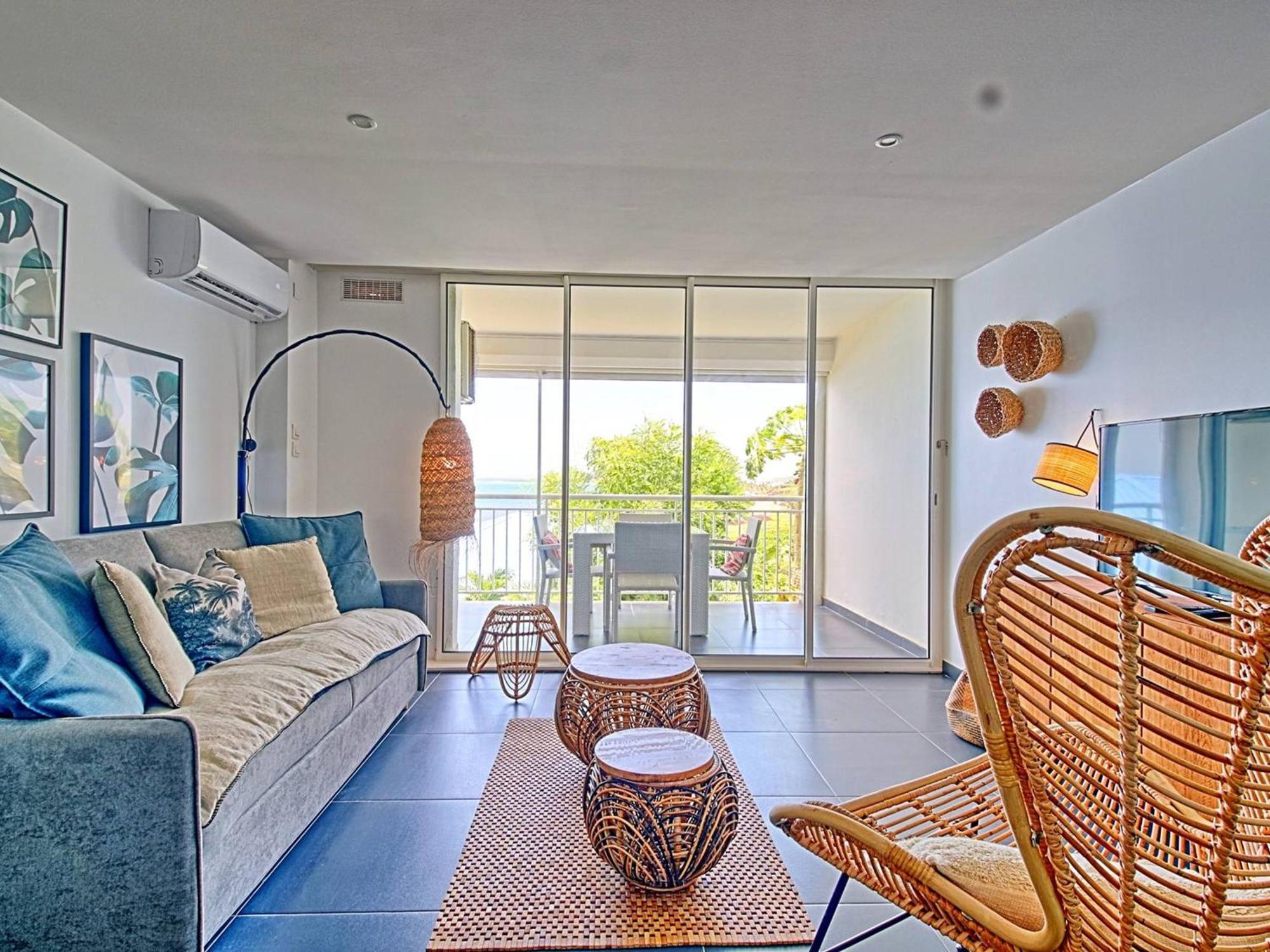 Apartment Avec Terrasse, Clim Et Piscine A Saint-martin - Fr-1-734-55