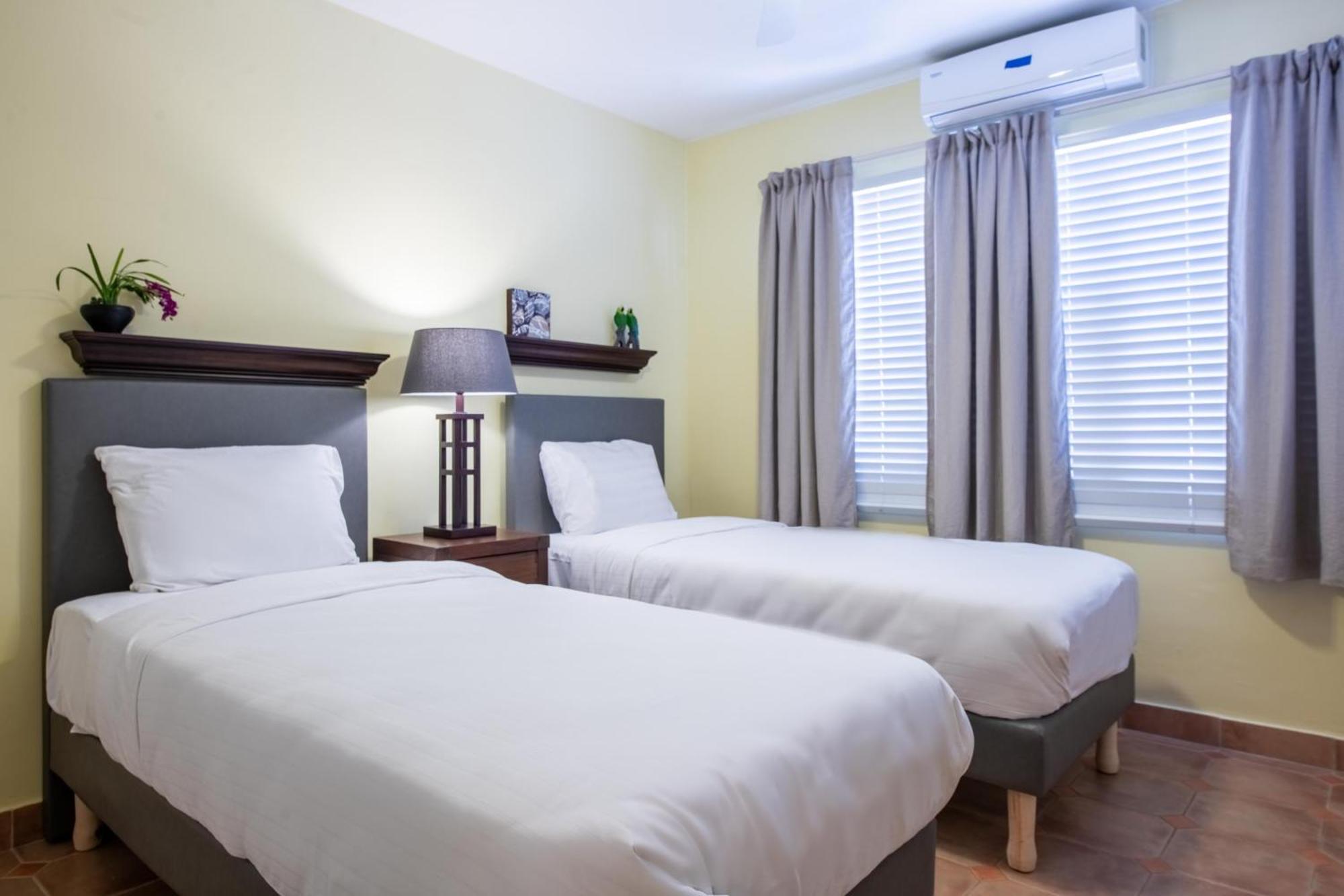 Curacao Luxury * Willemstad