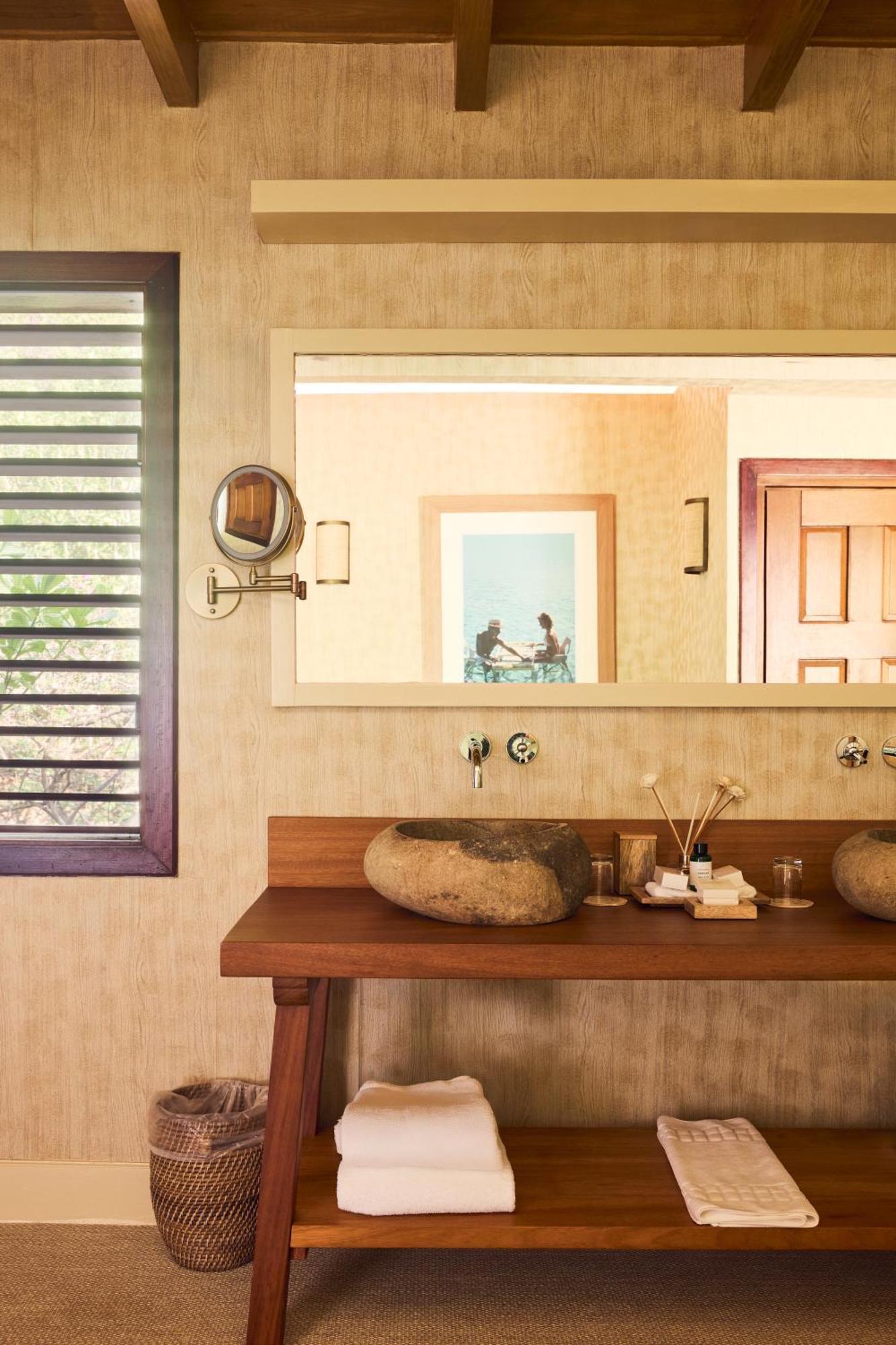 Hermitage Bay 5*