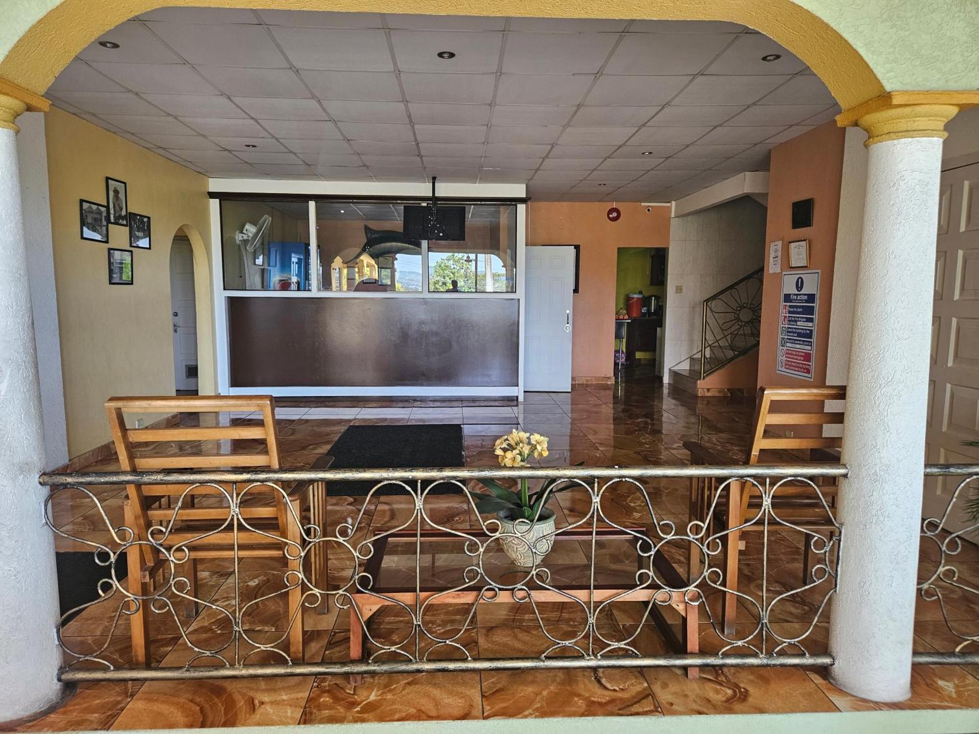 Palm Bay & Restaurant Guest house Montego Bay