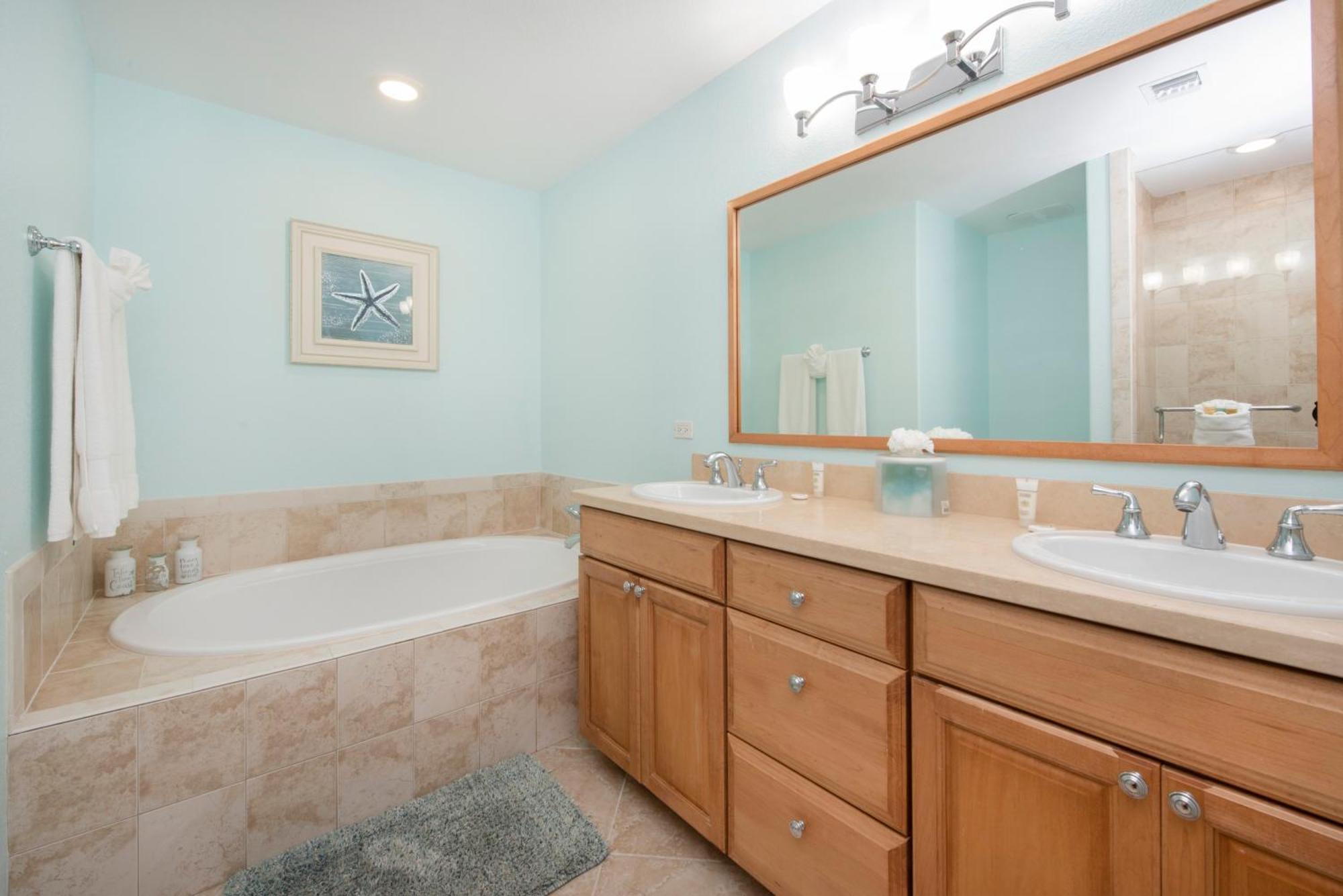 South Bay Club 30 - 3 Bedroom 2 Bathroom Unit Apartment George Town