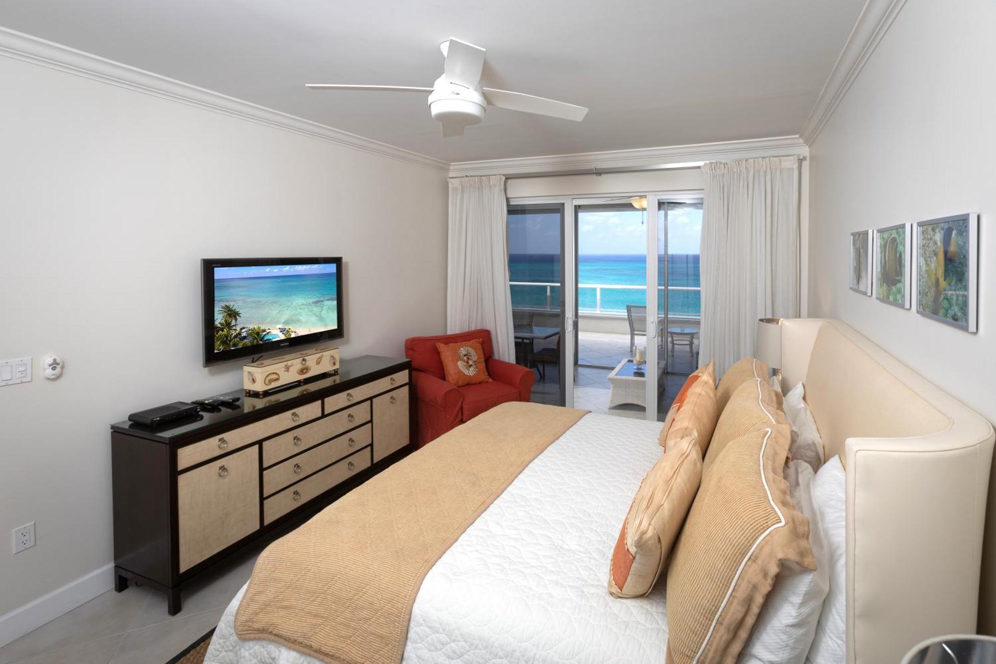 South Bay Club 33 - 3 Bedroom 2 Bathroom Unit Apartment