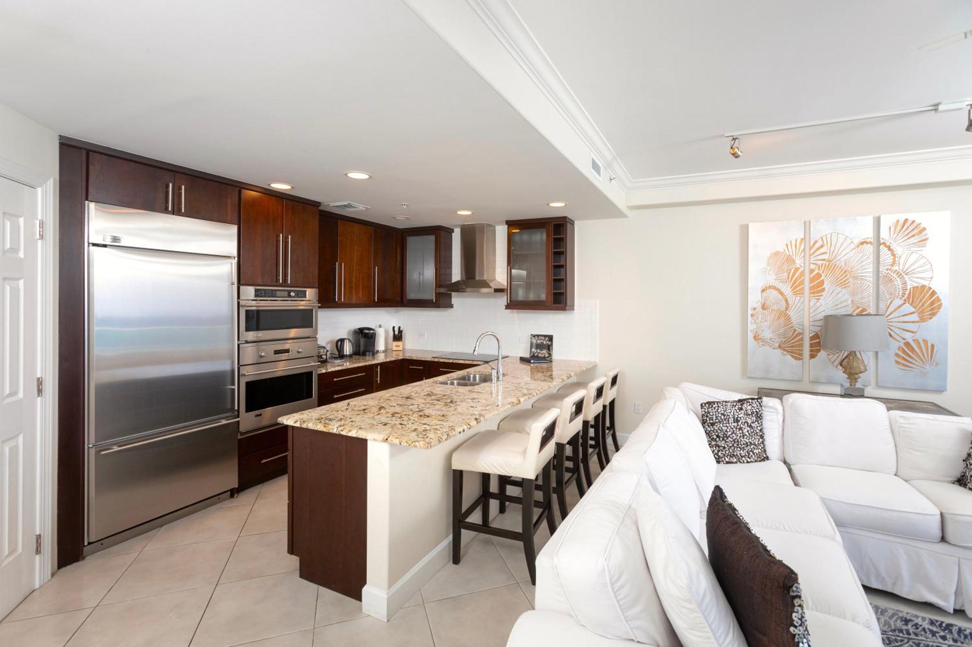 South Bay Club 33 - 3 Bedroom 2 Bathroom Unit Apartment *