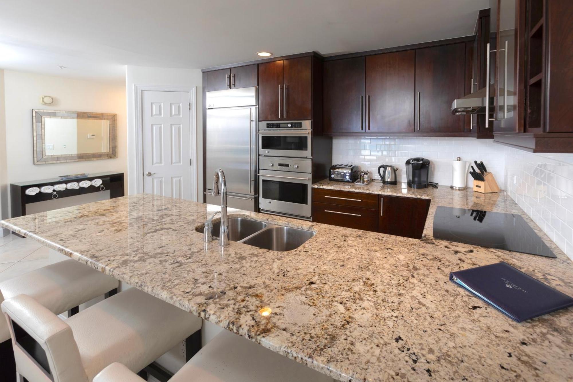 Apartment South Bay Club 33 - 3 Bedroom 2 Bathroom Unit *