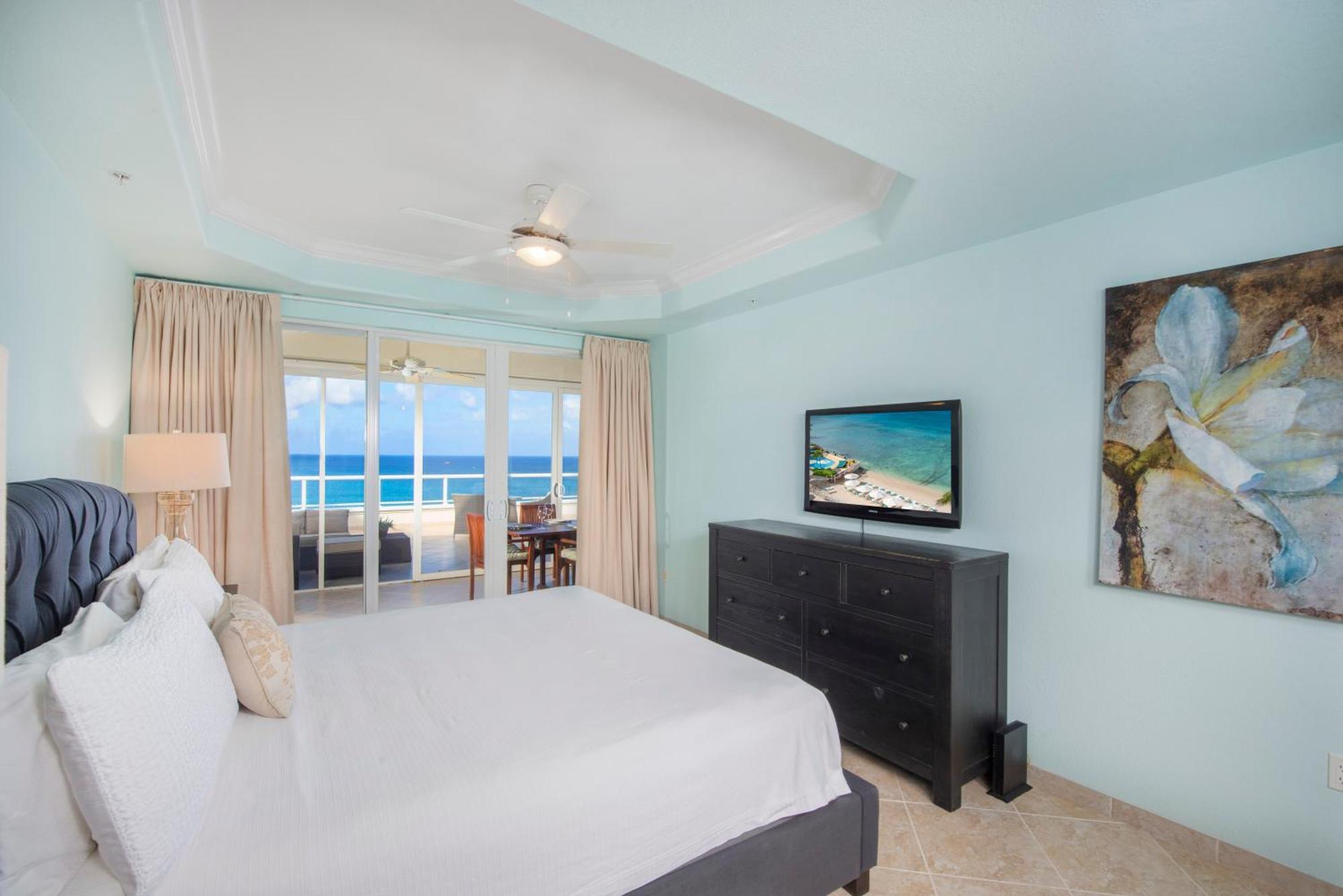 South Bay Club 30 - 3 Bedroom 2 Bathroom Unit Apartment George Town