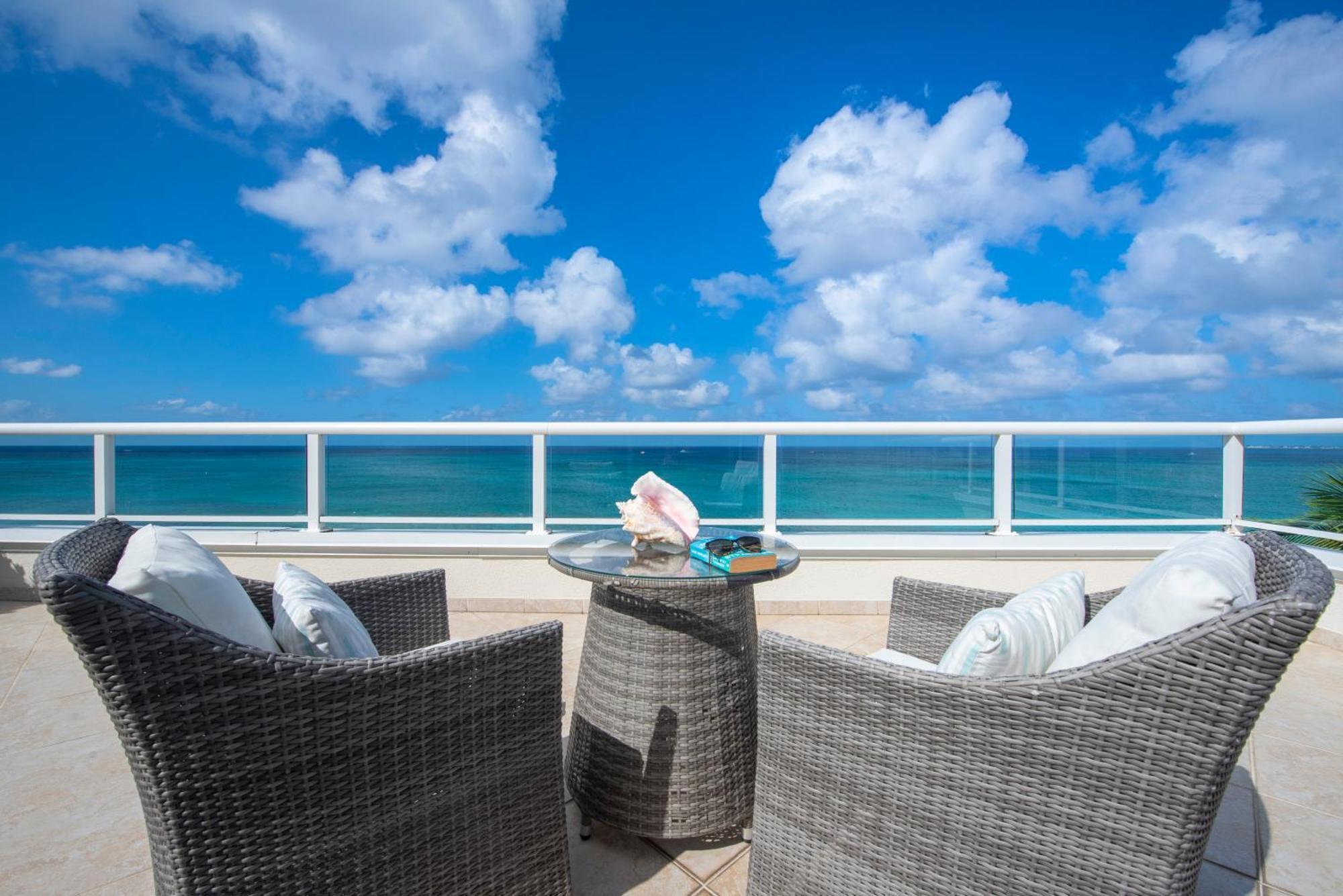 South Bay Club 30 - 3 Bedroom 2 Bathroom Unit George Town