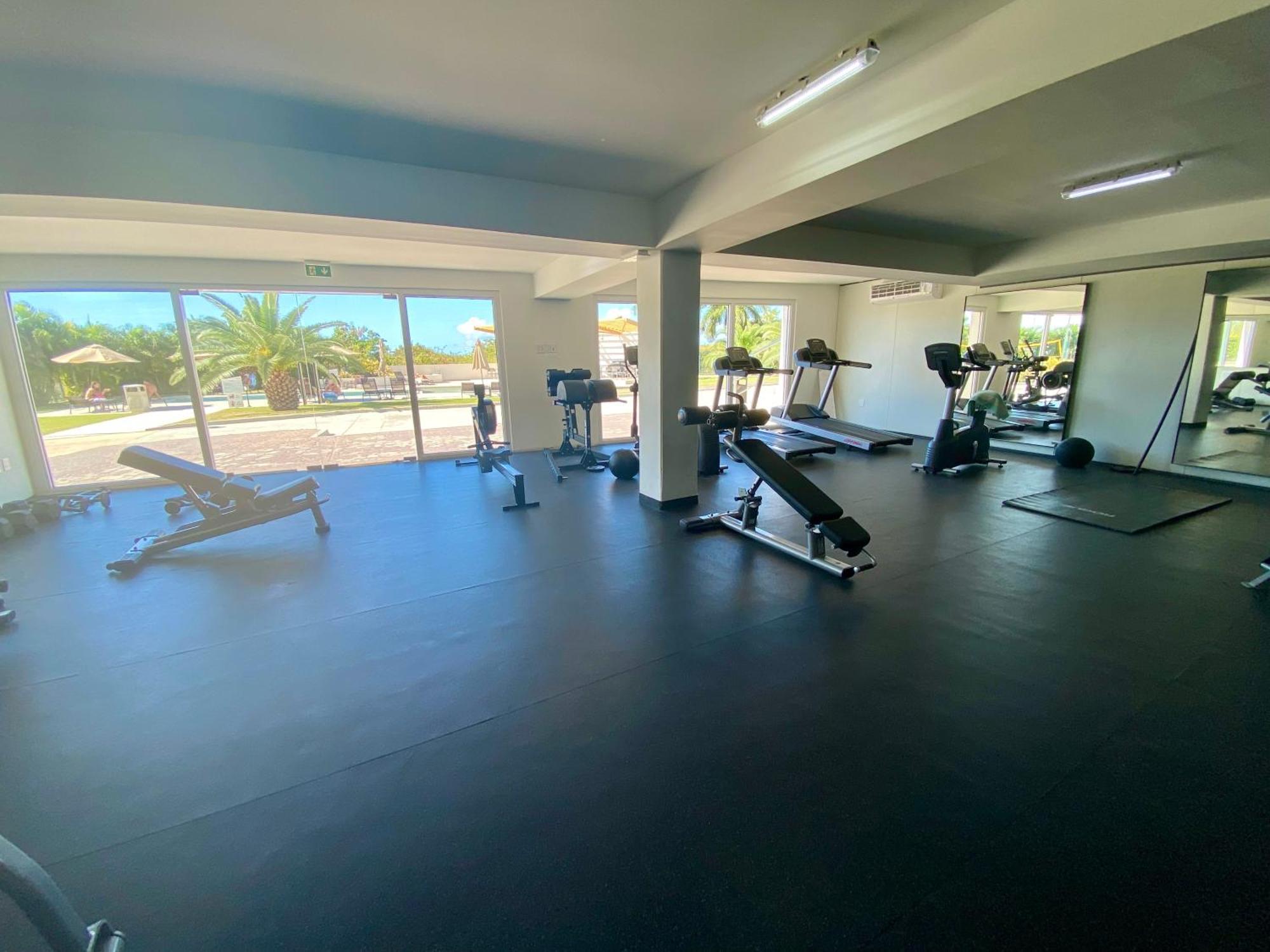 Ocean&airport View With Pool&gym In Maho, Walk To And Mullet Bay Apartment