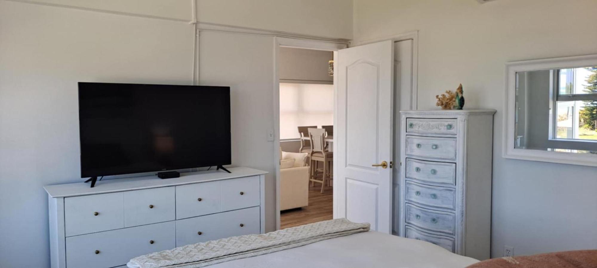 Newly Remodeled Luxury Beachfront 2-bedroom Freeport