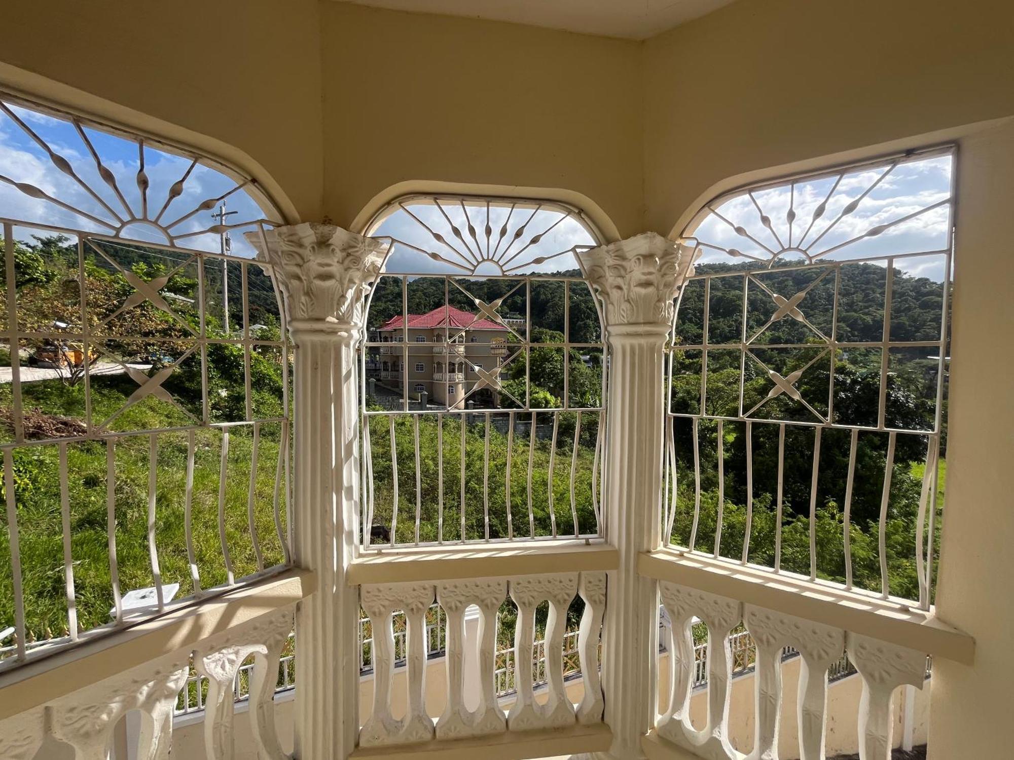 The Mansion Runaway Bay