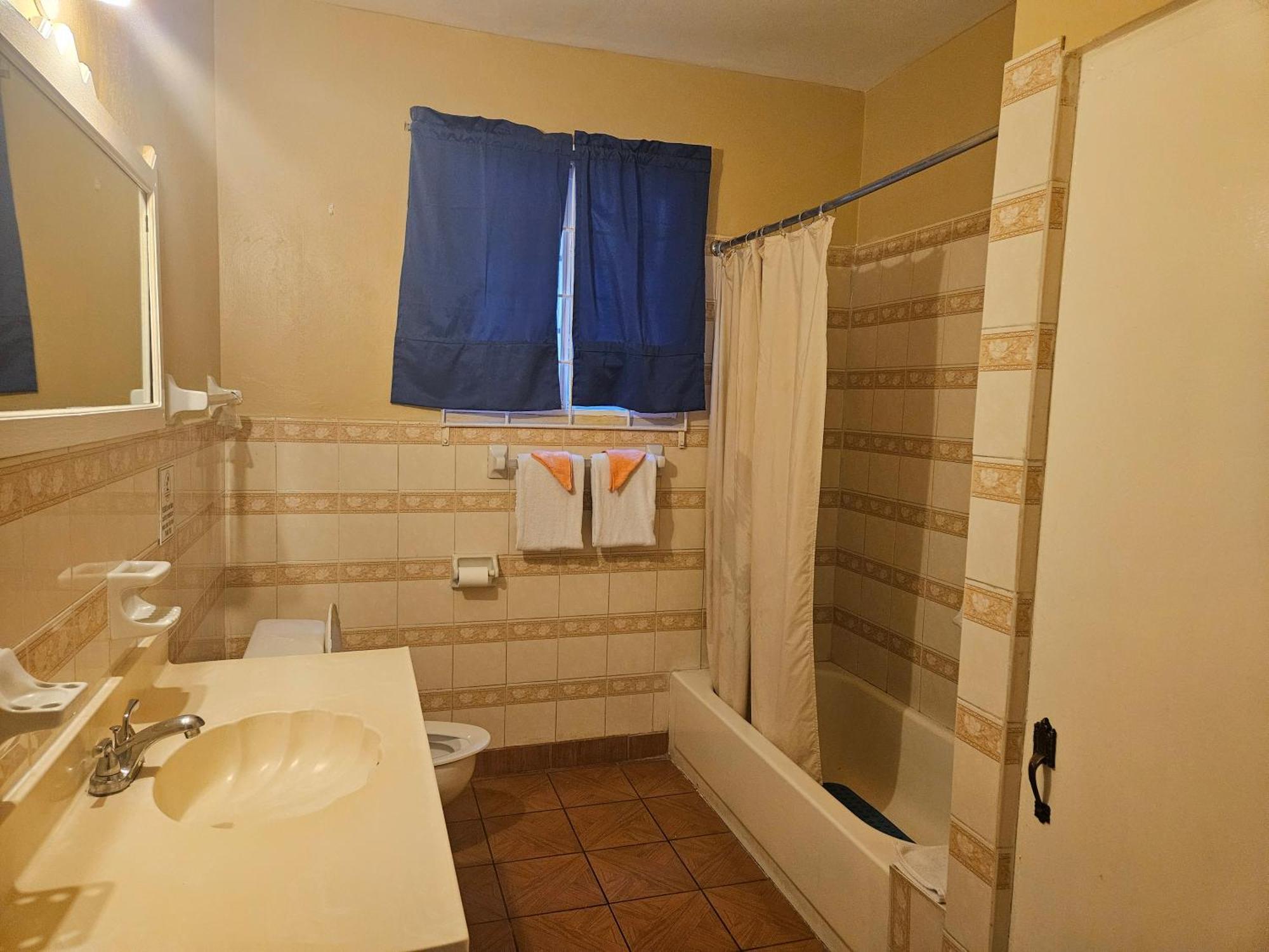 Guest house Palm Bay & Restaurant Montego Bay