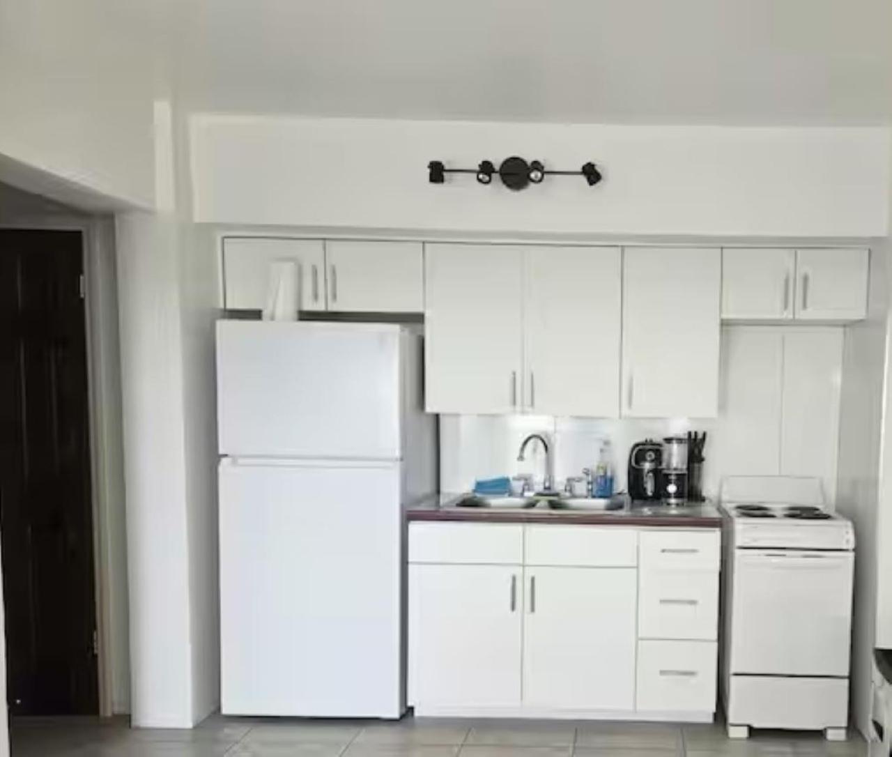 Immaculate Ocean Views Above The Westin - Large Deck Apartment *