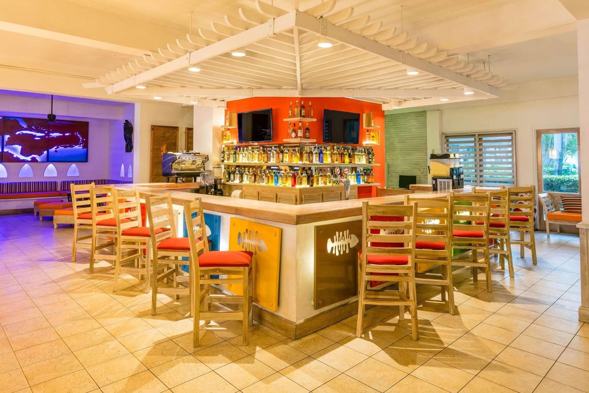 Grand Decameron Montego Beach, A Trademark All-inclusive