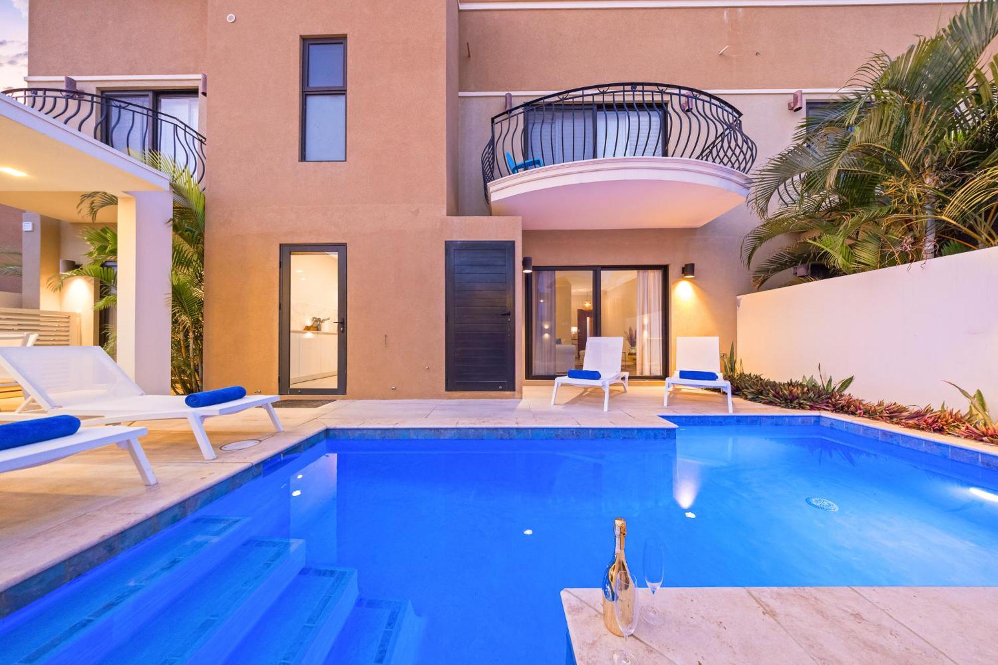 1 Min To Beach, W Pool, Gym In A Gated Community Casa de férias