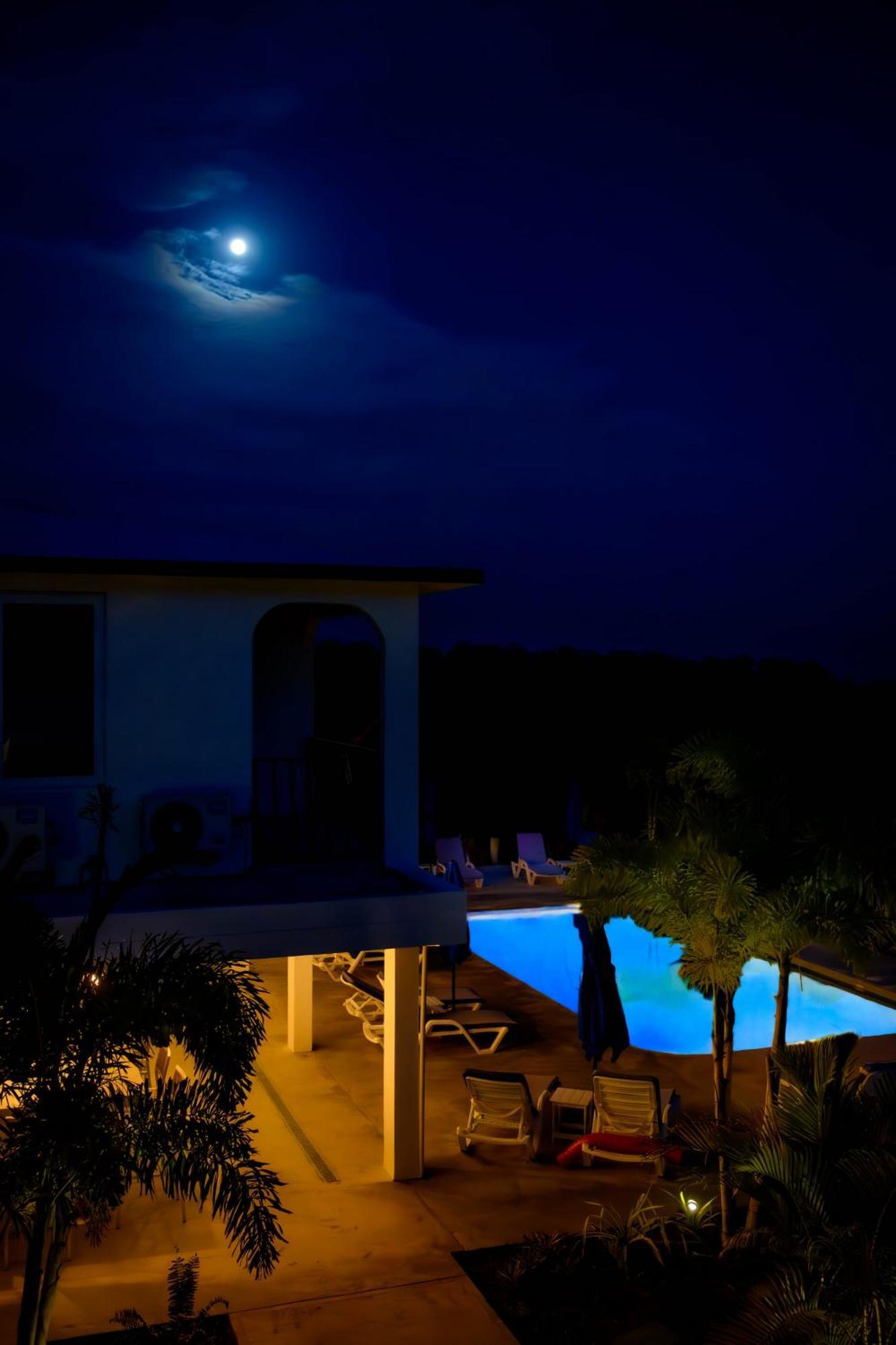 Club - Adults Only - Lgbt Friendly Hotel