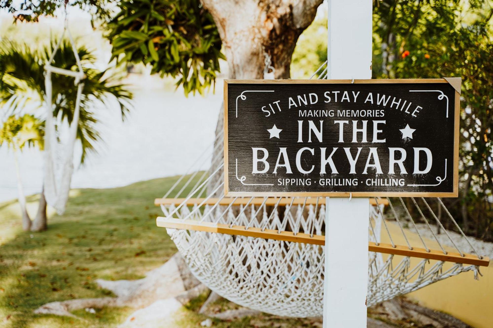 Shangri-La Boutique Bed & Breakfast Bed & Breakfast West Bay