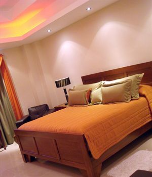 Hotel Century Plaza 3*