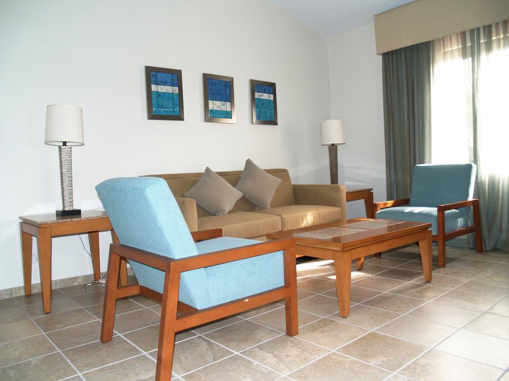 Park Royal Club Cala Puerto Rico Aparthotel 3*