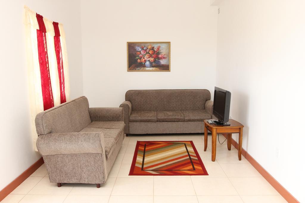 Apartment Date Palms