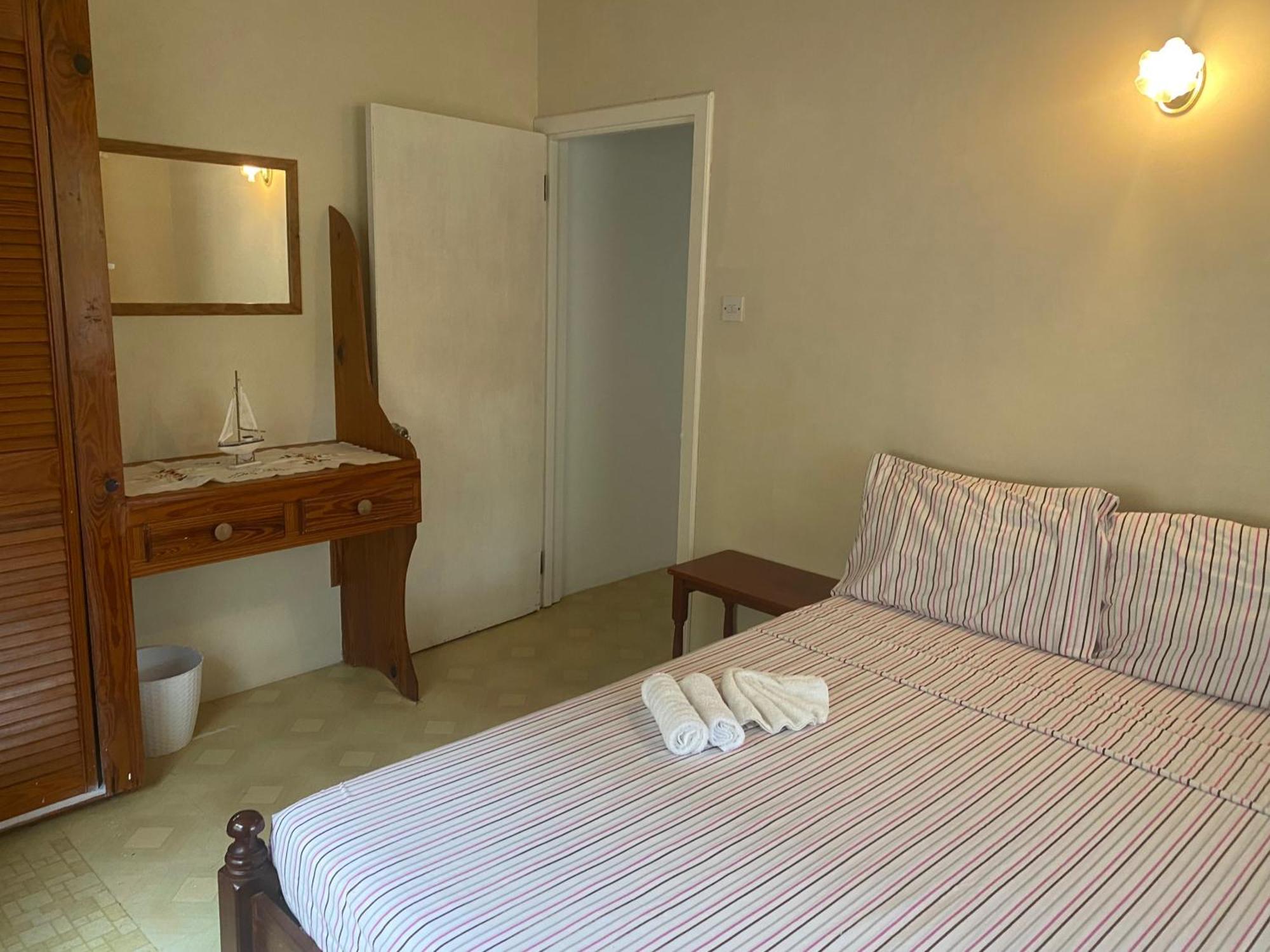 Immaculate 3 Bed Overlooking Admiralty Bay Casa de férias