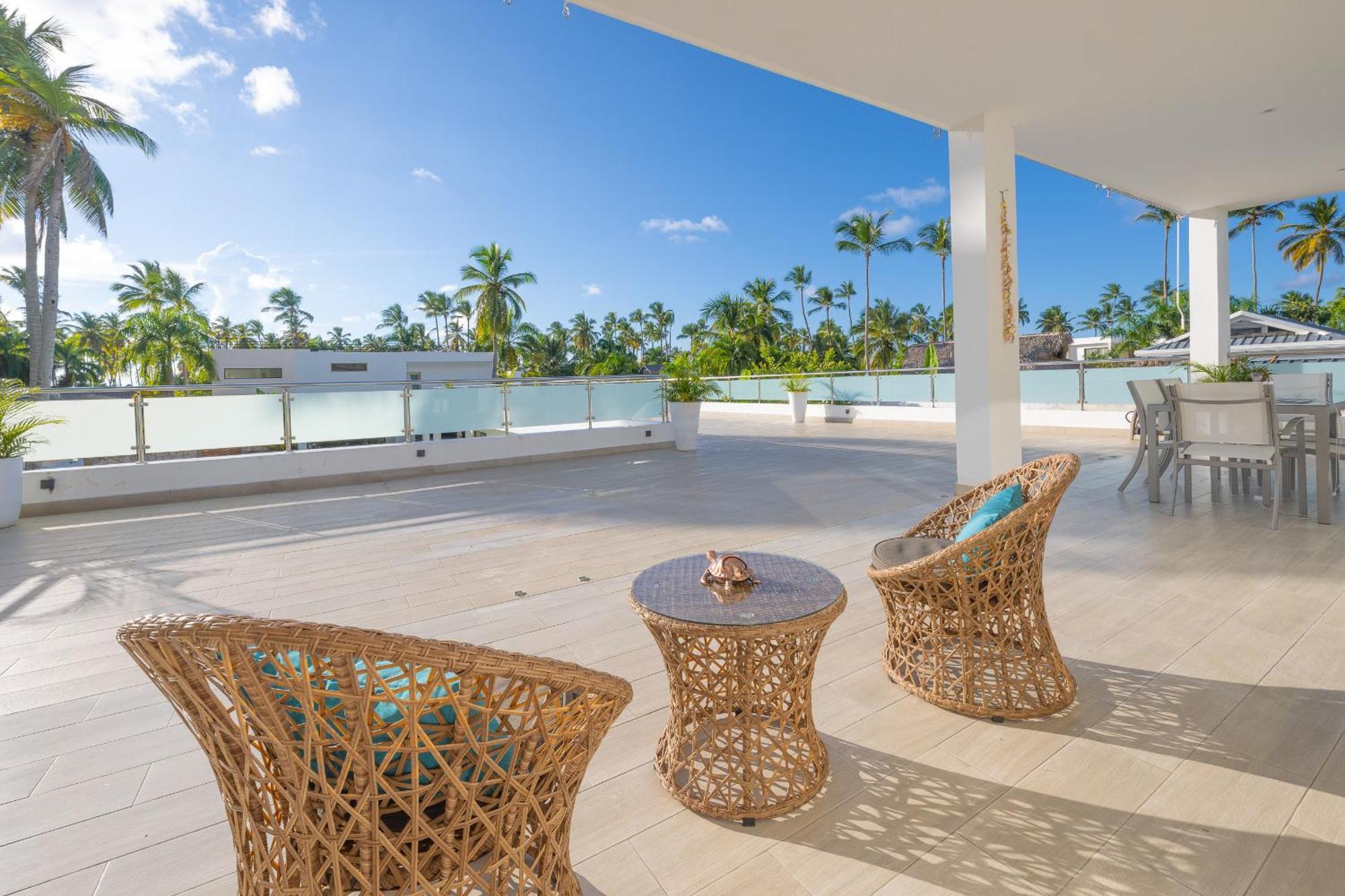 Calma, Luxury For Big Groups At The With Large Pool Villa Las Terrenas